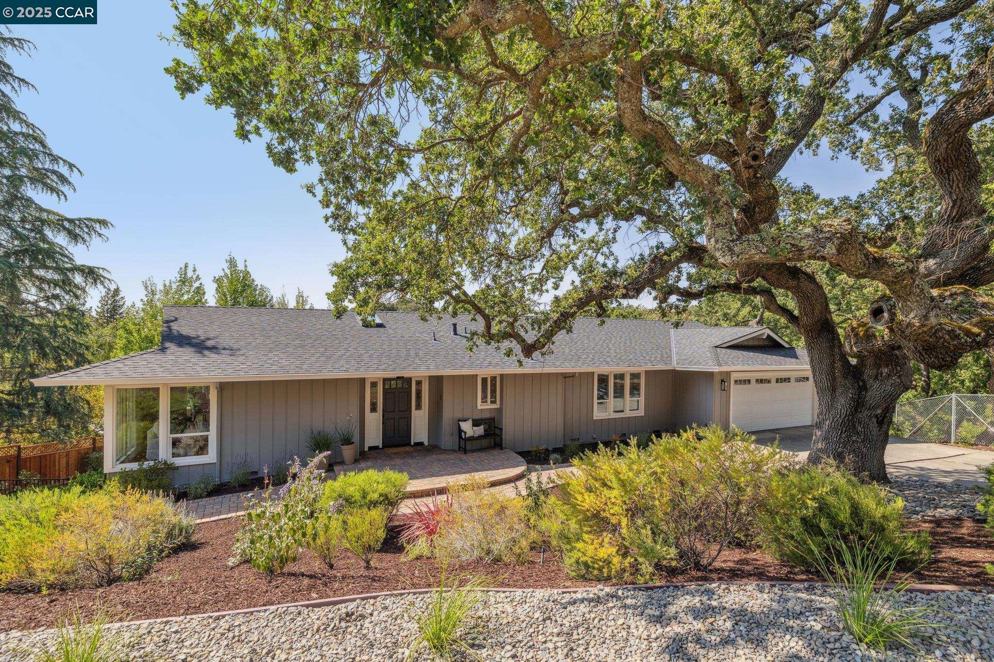 Detail Gallery Image 2 of 56 For 561 Morecroft Road, Lafayette,  CA 94549-5737 - 5 Beds | 4 Baths