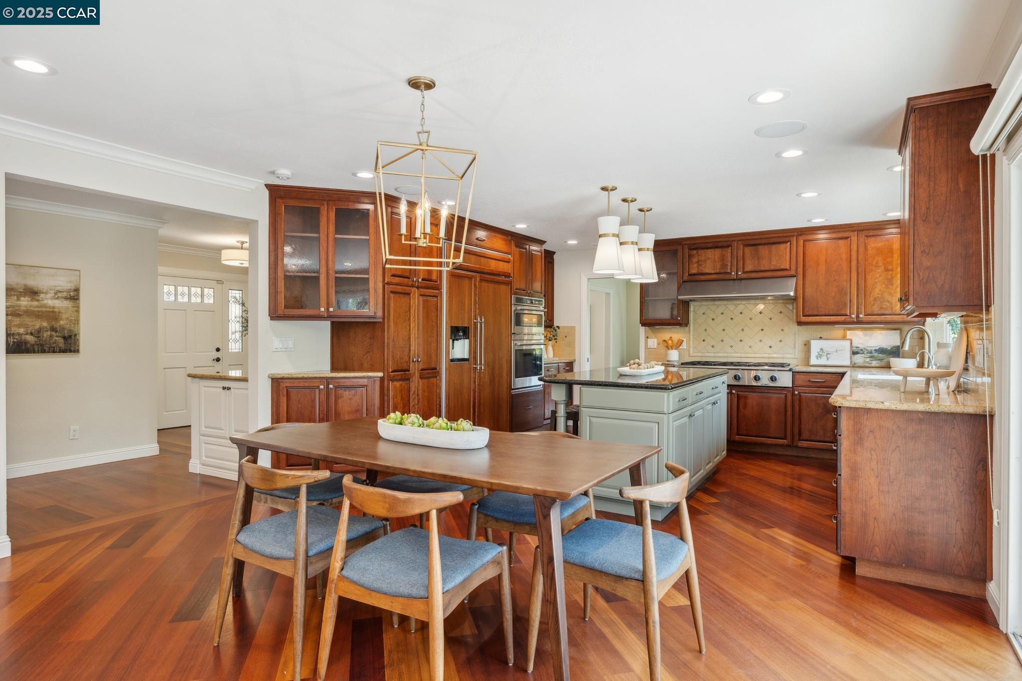 Detail Gallery Image 14 of 56 For 561 Morecroft Road, Lafayette,  CA 94549-5737 - 5 Beds | 4 Baths