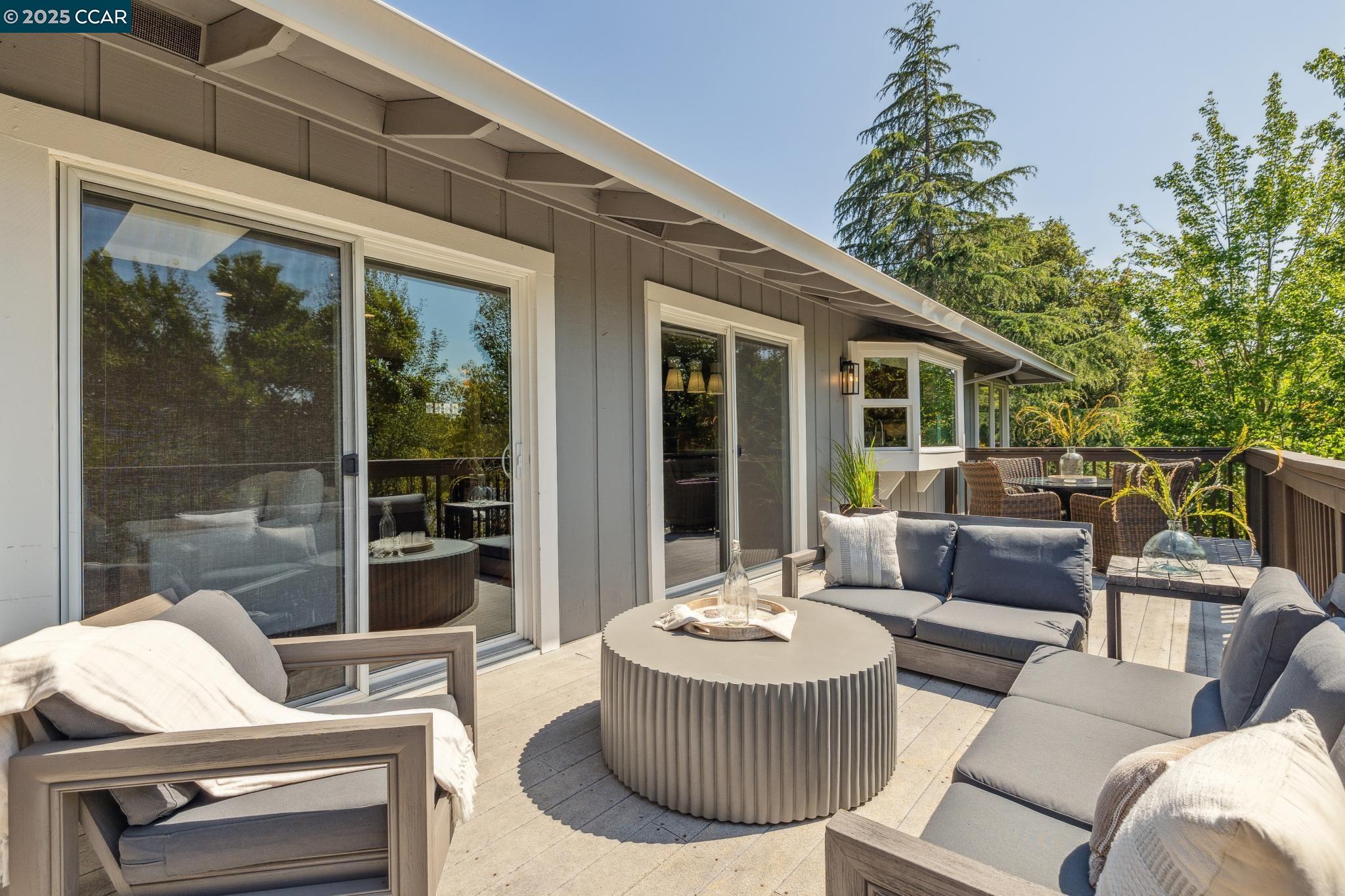 Detail Gallery Image 18 of 56 For 561 Morecroft Road, Lafayette,  CA 94549-5737 - 5 Beds | 4 Baths
