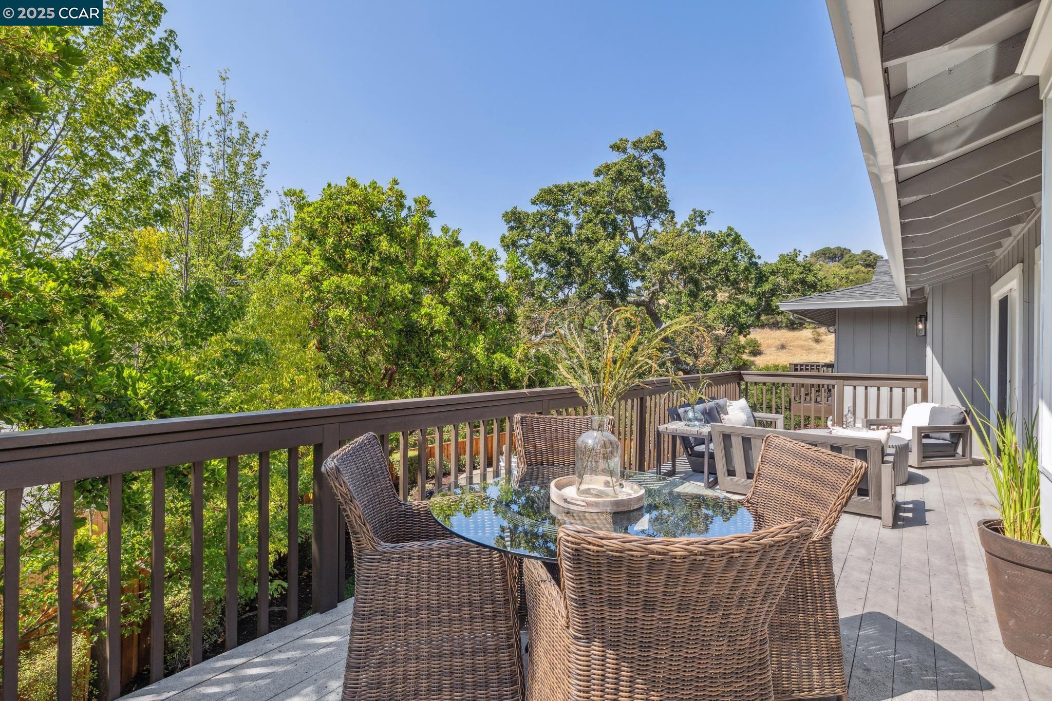 Detail Gallery Image 19 of 56 For 561 Morecroft Road, Lafayette,  CA 94549-5737 - 5 Beds | 4 Baths