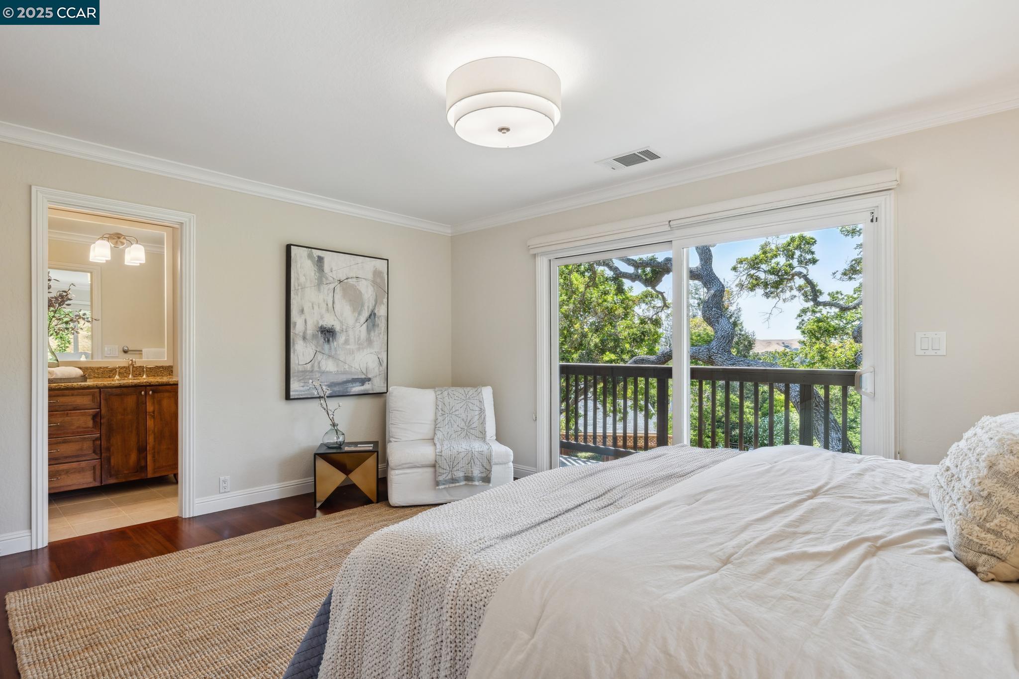 Detail Gallery Image 23 of 56 For 561 Morecroft Road, Lafayette,  CA 94549-5737 - 5 Beds | 4 Baths