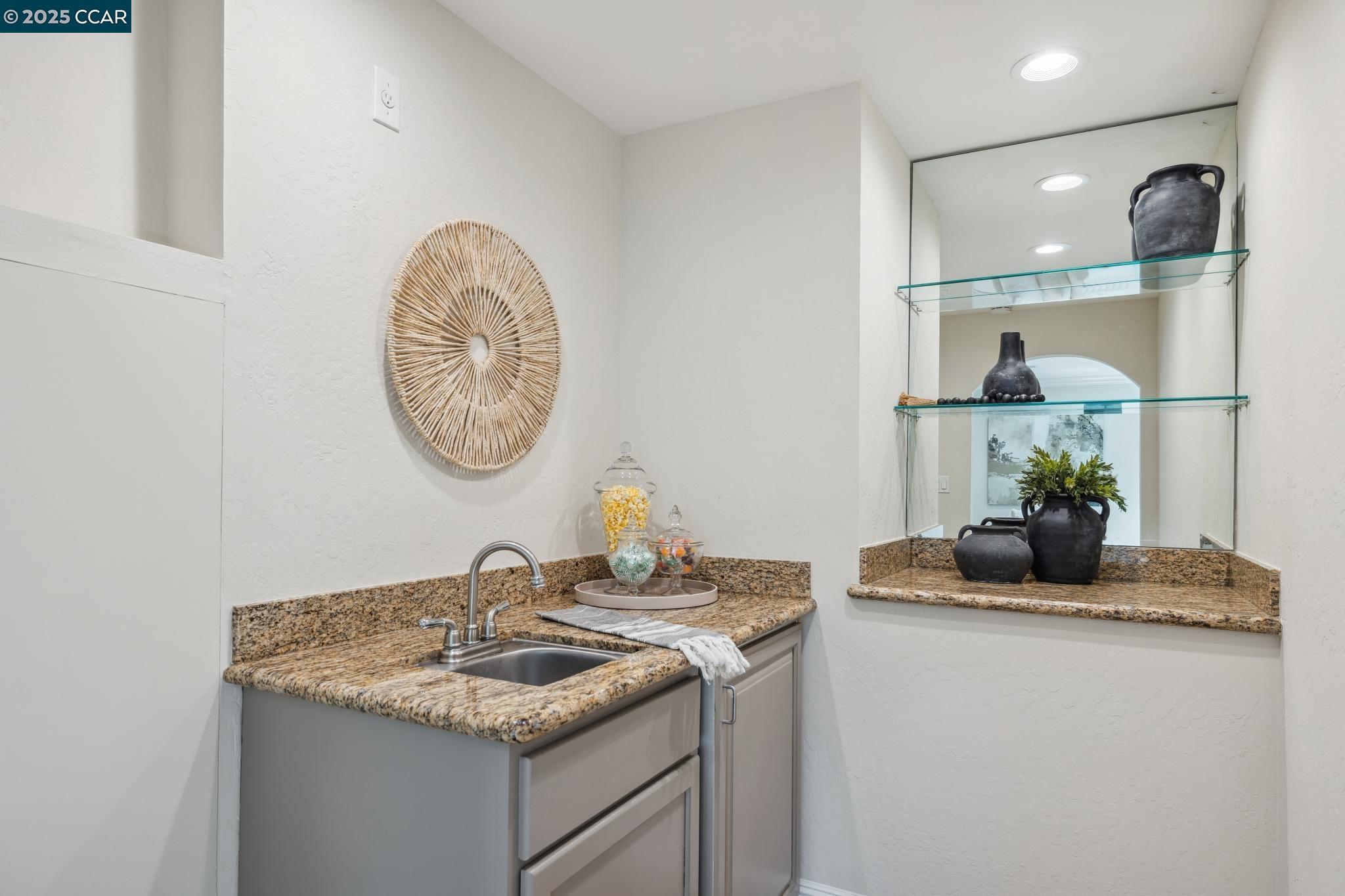 Detail Gallery Image 33 of 56 For 561 Morecroft Road, Lafayette,  CA 94549-5737 - 5 Beds | 4 Baths