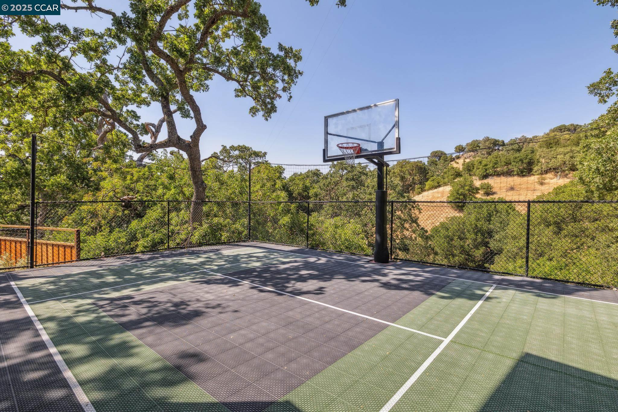 Detail Gallery Image 50 of 56 For 561 Morecroft Road, Lafayette,  CA 94549-5737 - 5 Beds | 4 Baths