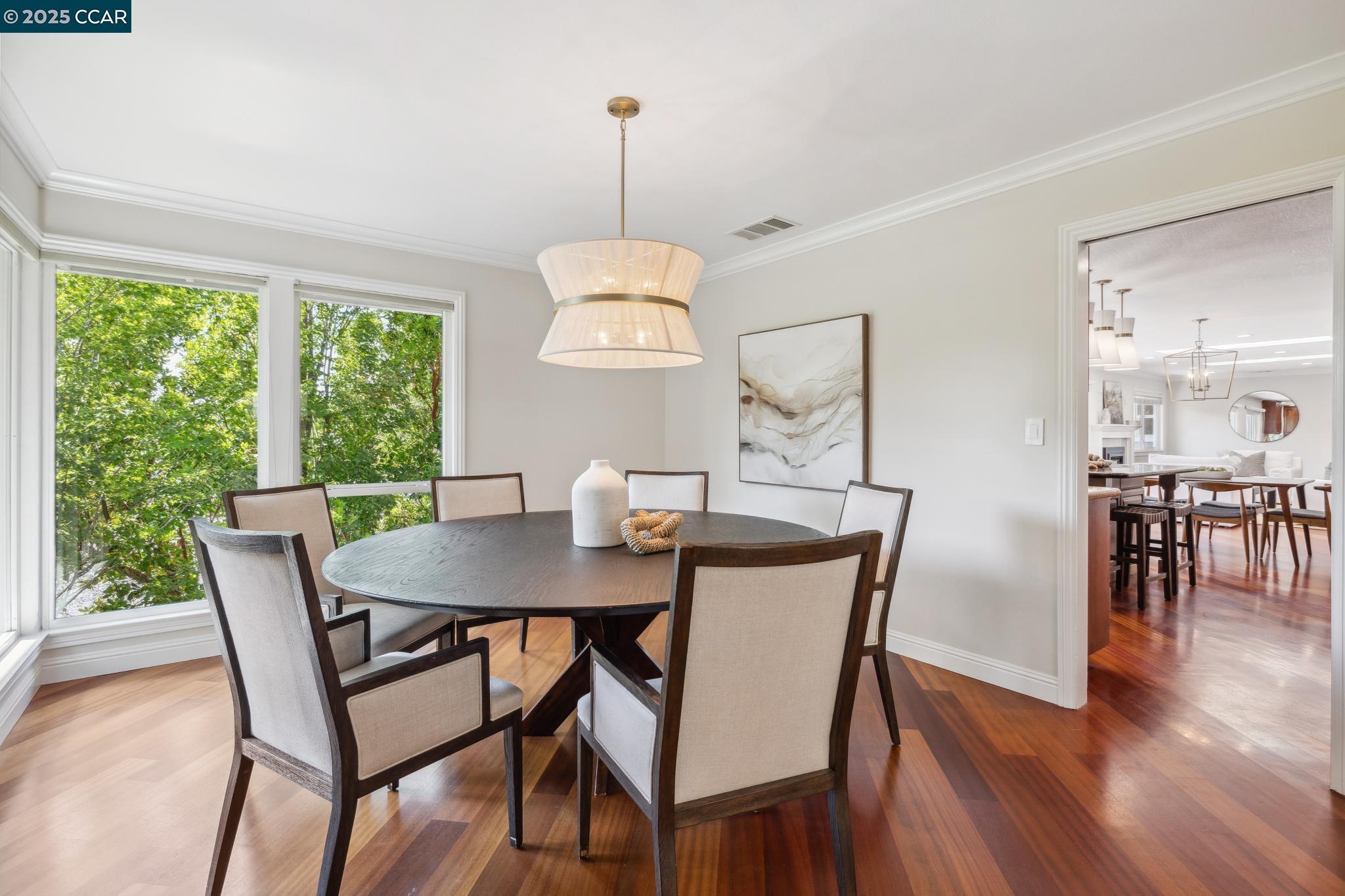 Detail Gallery Image 8 of 56 For 561 Morecroft Road, Lafayette,  CA 94549-5737 - 5 Beds | 4 Baths