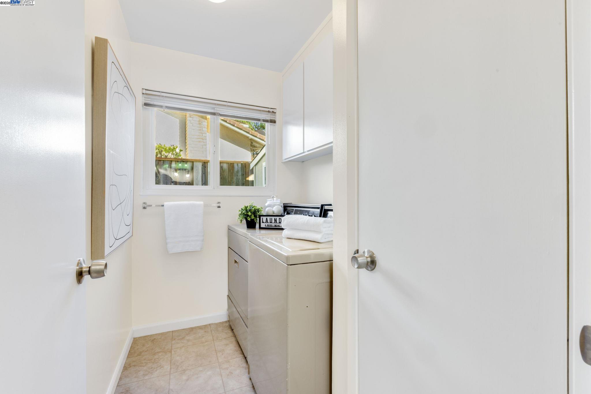 Detail Gallery Image 17 of 37 For 18575 Mesa Verde Way, Castro Valley,  CA 94552 - 4 Beds | 2/1 Baths