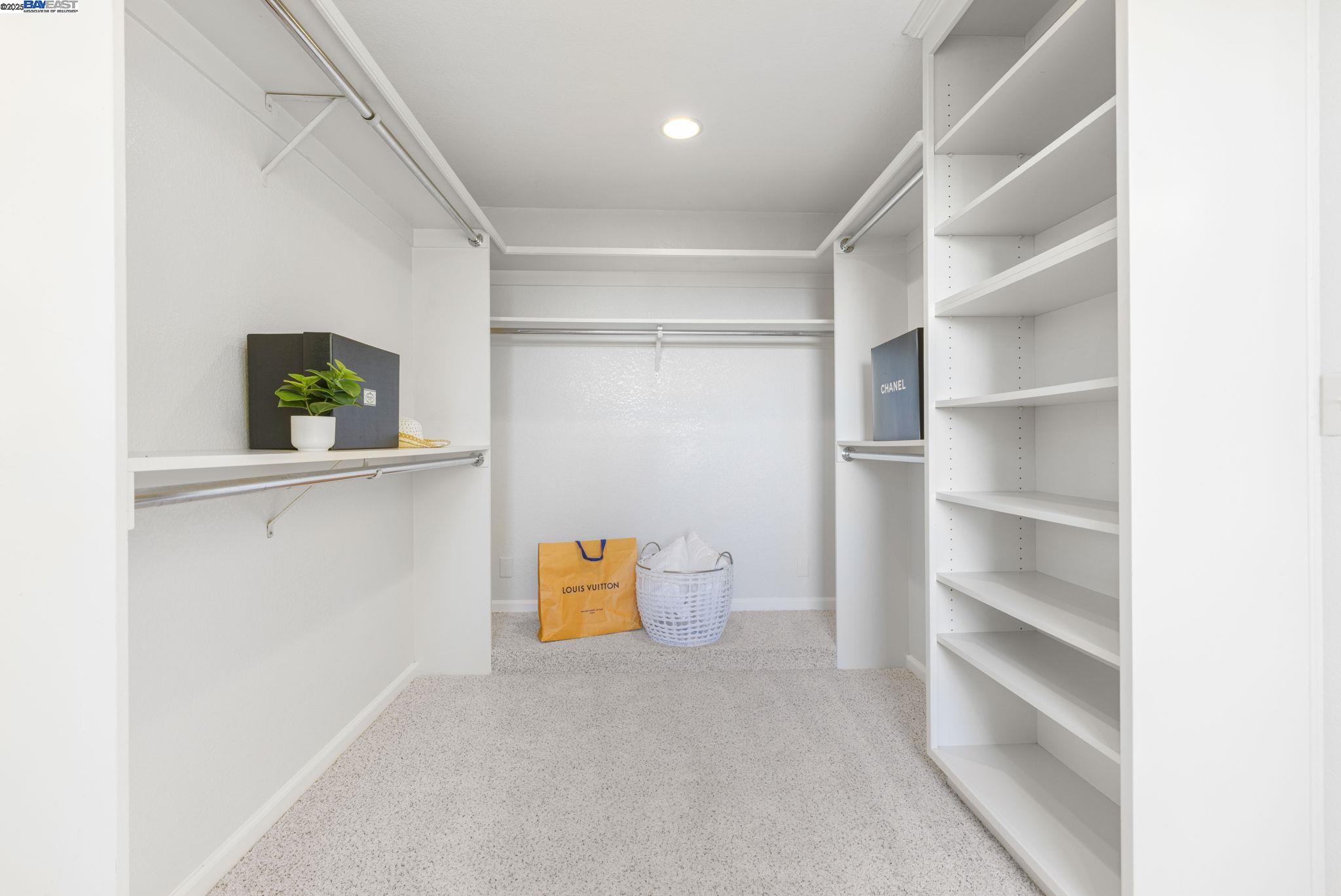 Detail Gallery Image 24 of 37 For 18575 Mesa Verde Way, Castro Valley,  CA 94552 - 4 Beds | 2/1 Baths