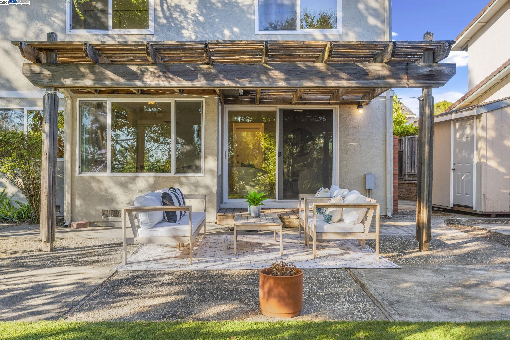 Detail Gallery Image 33 of 37 For 18575 Mesa Verde Way, Castro Valley,  CA 94552 - 4 Beds | 2/1 Baths