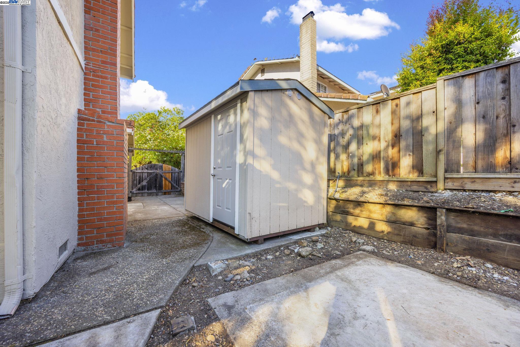 Detail Gallery Image 36 of 37 For 18575 Mesa Verde Way, Castro Valley,  CA 94552 - 4 Beds | 2/1 Baths