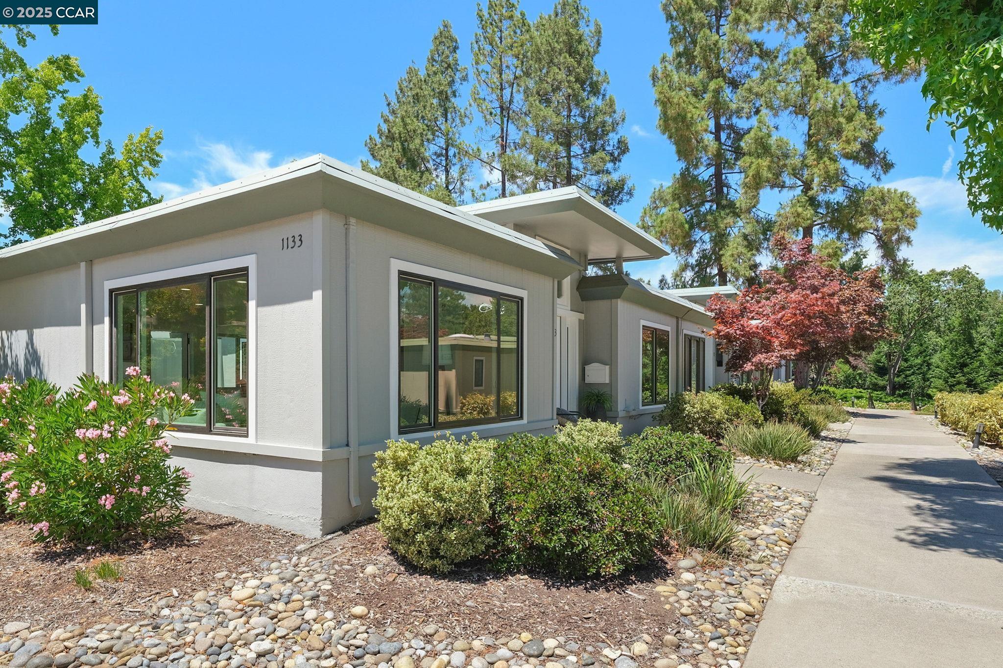 Photo #2: 41106189 Listing 