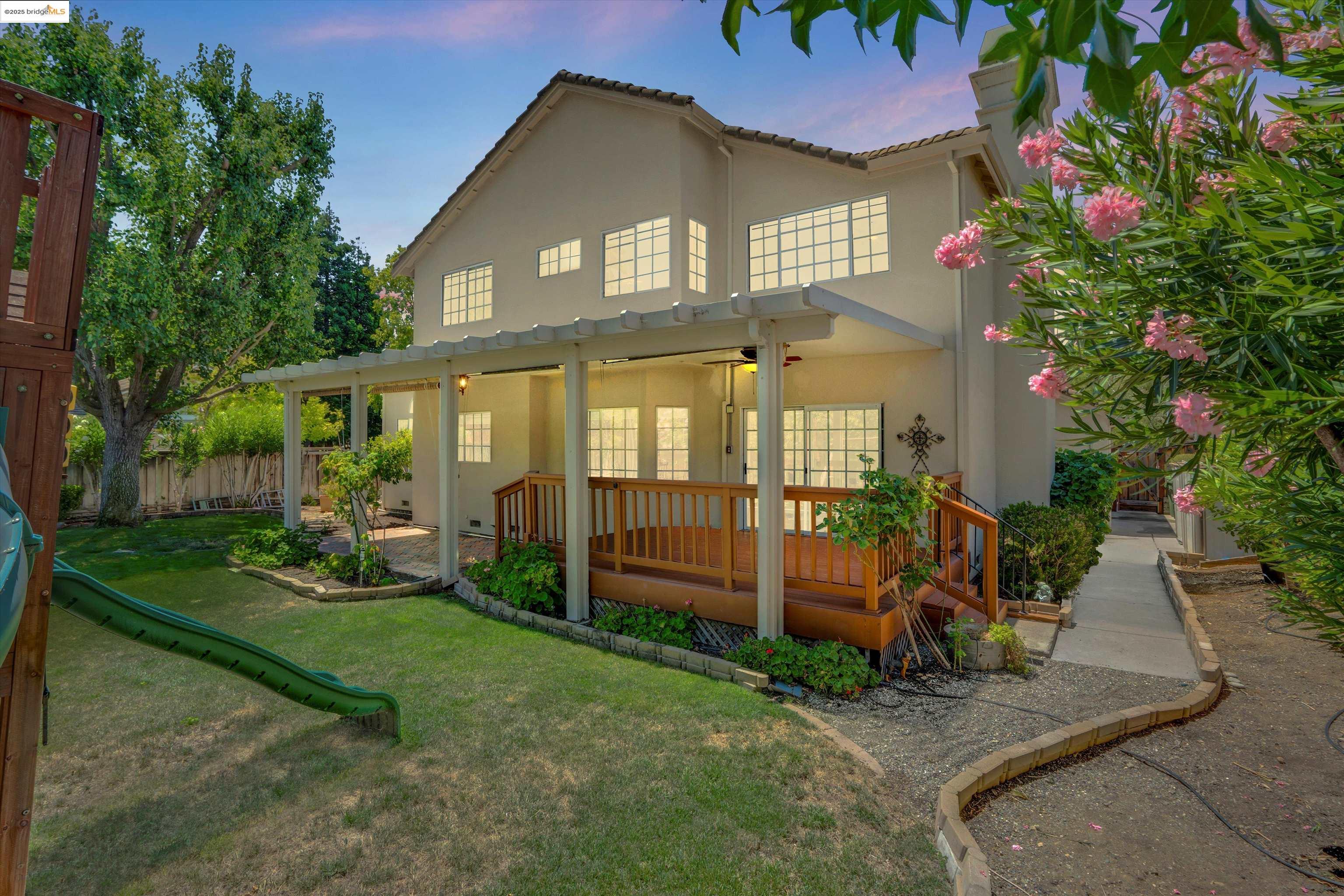 805 Devonshire Loop, Brentwood, California 94513, 4 Bedrooms Bedrooms, 10 Rooms Rooms,3 BathroomsBathrooms,Residential,For Sale,805 Devonshire Loop,41106190
