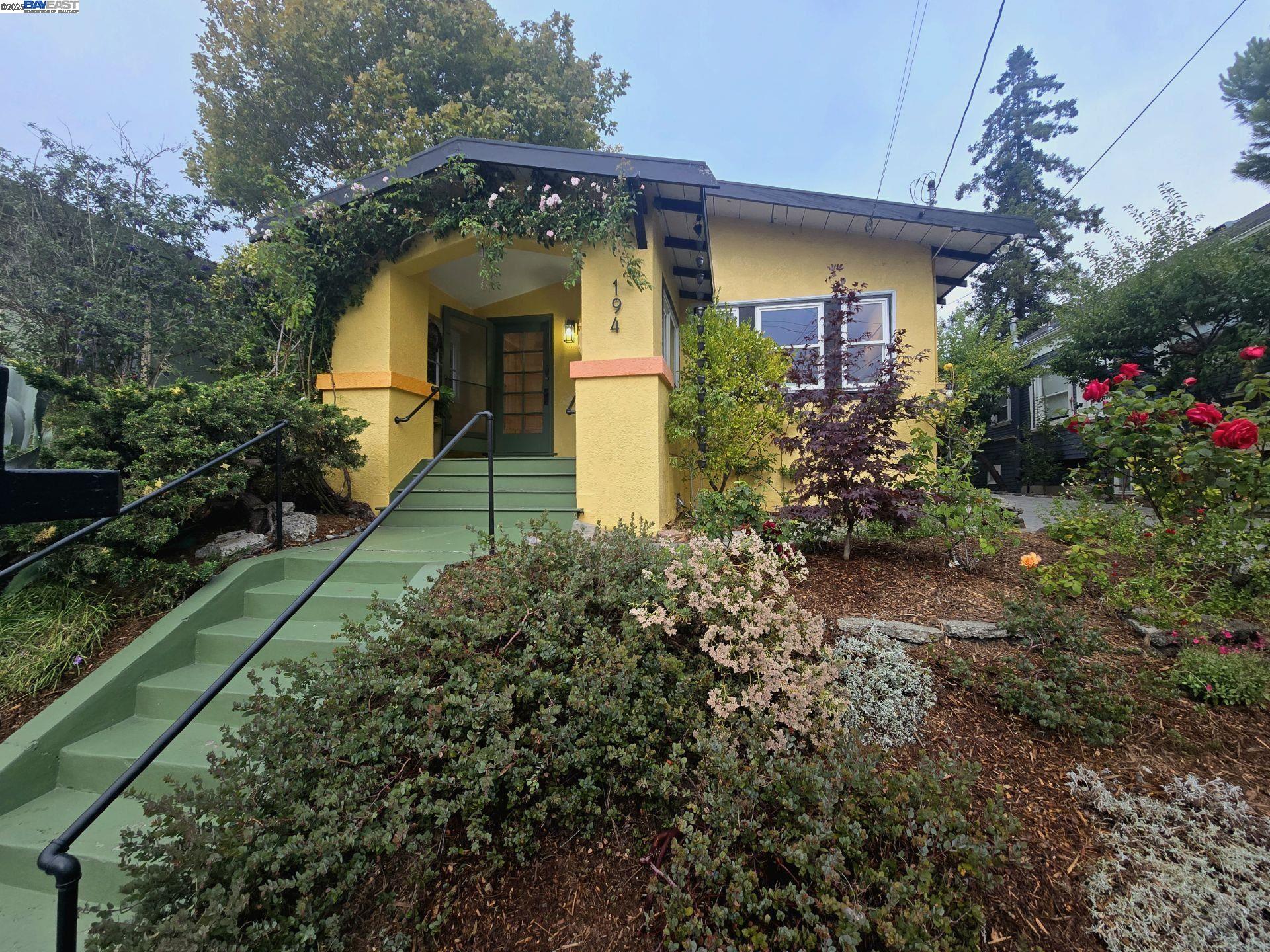 194 John St, Oakland, California 94611, 2 Bedrooms Bedrooms, 5 Rooms Rooms,1 BathroomBathrooms,Residential,For Sale,194 John St,41106192