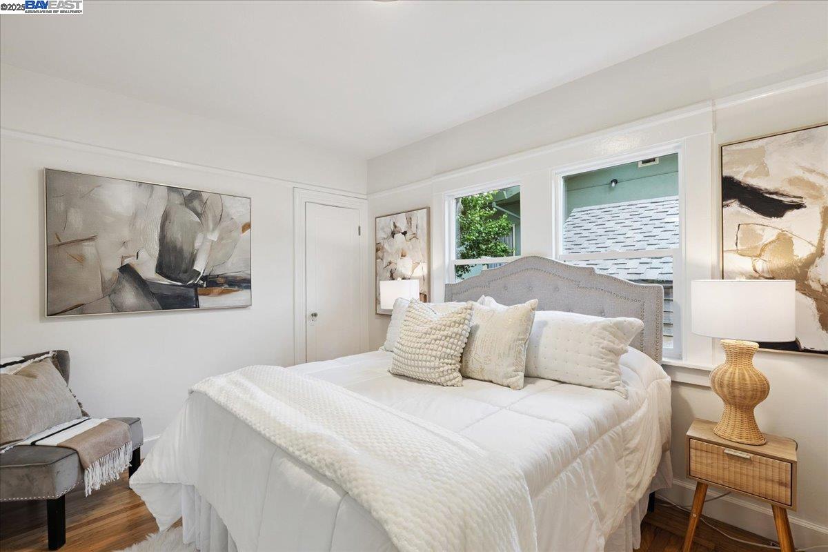 194 John St, Oakland, California 94611, 2 Bedrooms Bedrooms, 5 Rooms Rooms,1 BathroomBathrooms,Residential,For Sale,194 John St,41106192