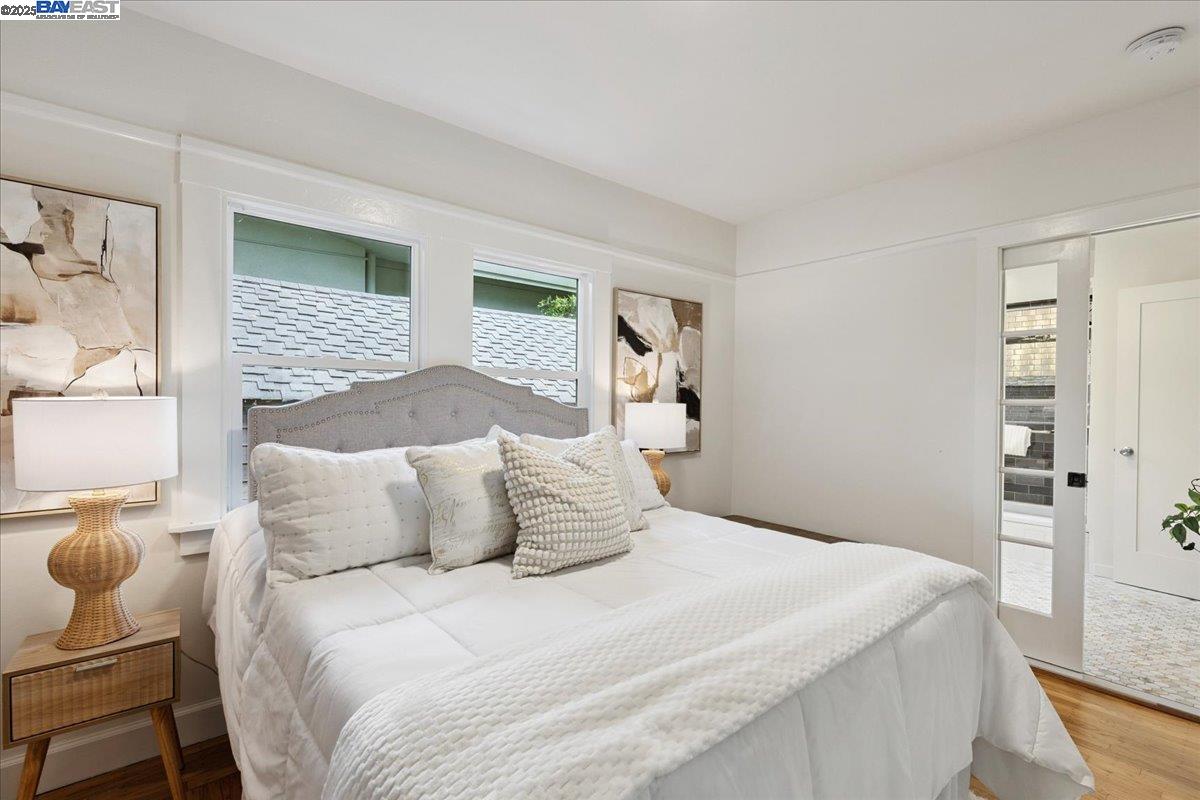 194 John St, Oakland, California 94611, 2 Bedrooms Bedrooms, 5 Rooms Rooms,1 BathroomBathrooms,Residential,For Sale,194 John St,41106192