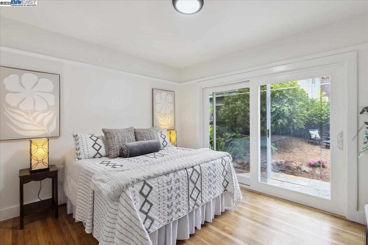 194 John St, Oakland, California 94611, 2 Bedrooms Bedrooms, 5 Rooms Rooms,1 BathroomBathrooms,Residential,For Sale,194 John St,41106192