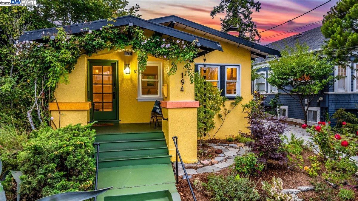 194 John St, Oakland, California 94611, 2 Bedrooms Bedrooms, 5 Rooms Rooms,1 BathroomBathrooms,Residential,For Sale,194 John St,41106192