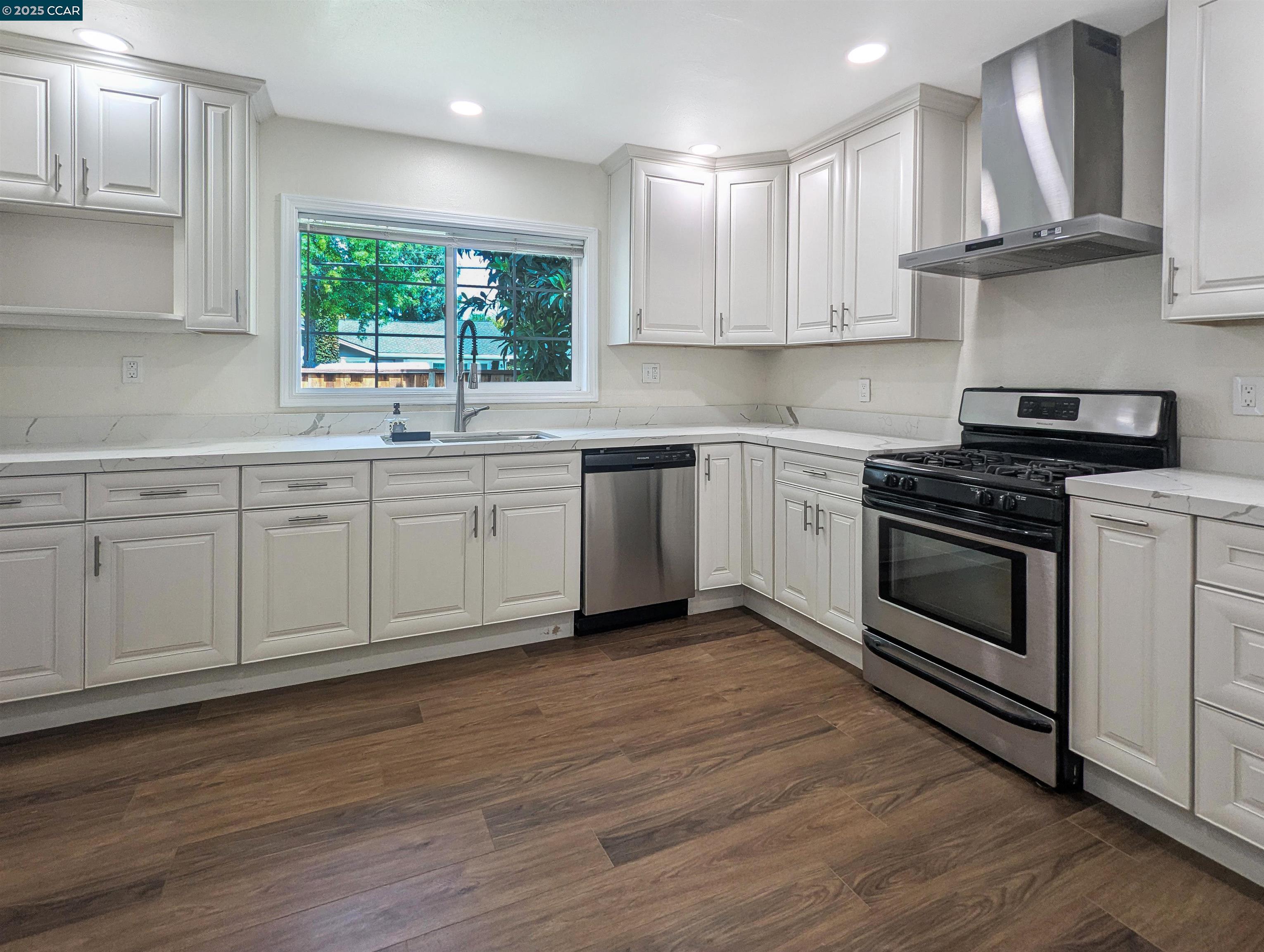 1906 Coastland Ave, San Jose, California 95125, 3 Bedrooms Bedrooms, 6 Rooms Rooms,2 BathroomsBathrooms,Residential Lease,For Rent,1906 Coastland Ave,41106195