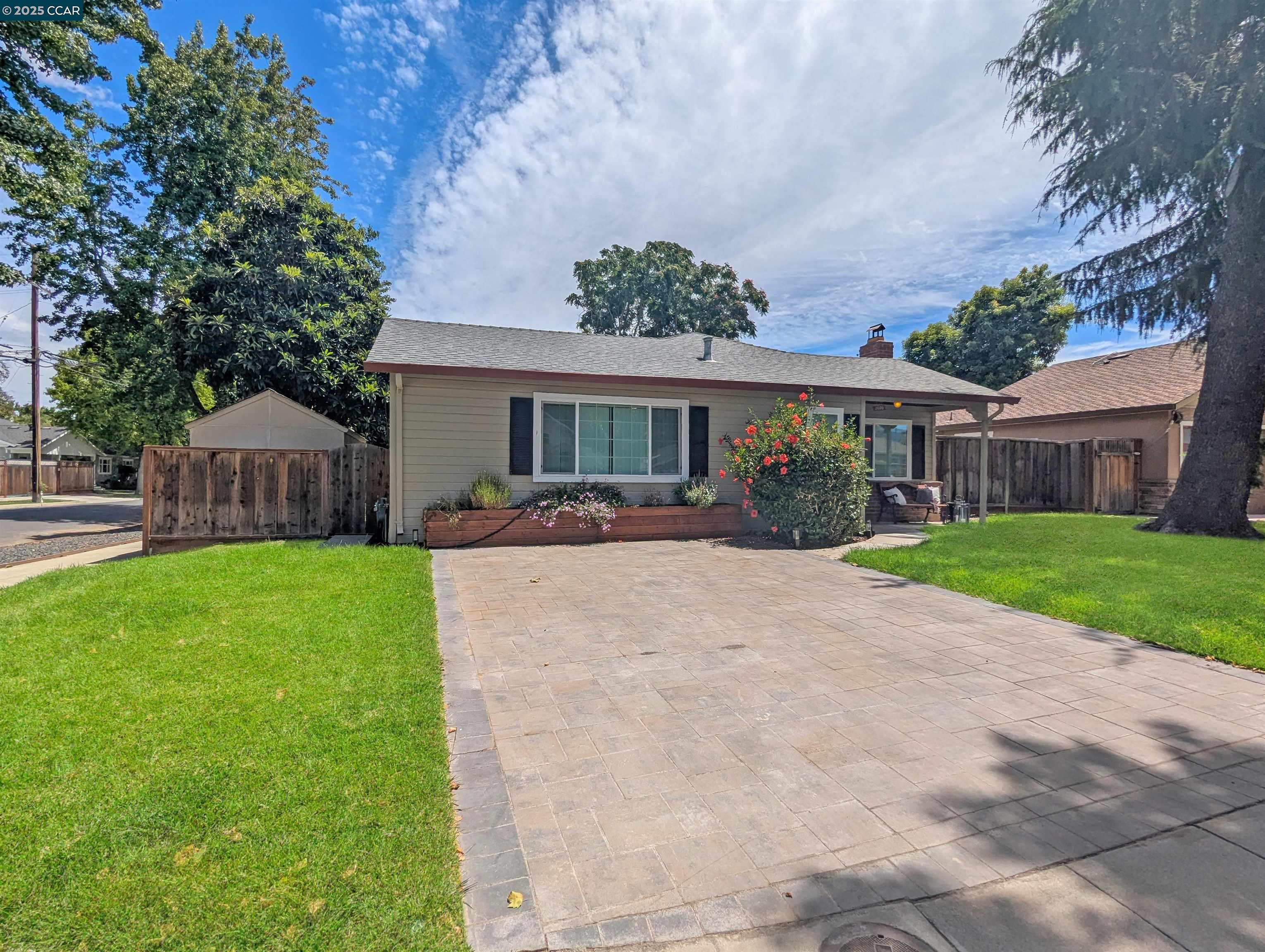 1906 Coastland Ave, San Jose, California 95125, 3 Bedrooms Bedrooms, 6 Rooms Rooms,2 BathroomsBathrooms,Residential Lease,For Rent,1906 Coastland Ave,41106195