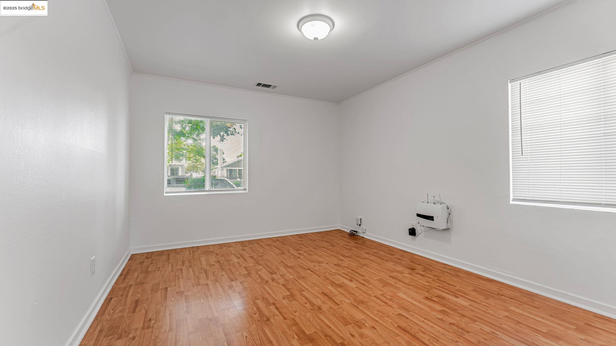 Detail Gallery Image 22 of 37 For 528 La Prenda Drive, Oakland,  CA 94603 - 3 Beds | 2/1 Baths