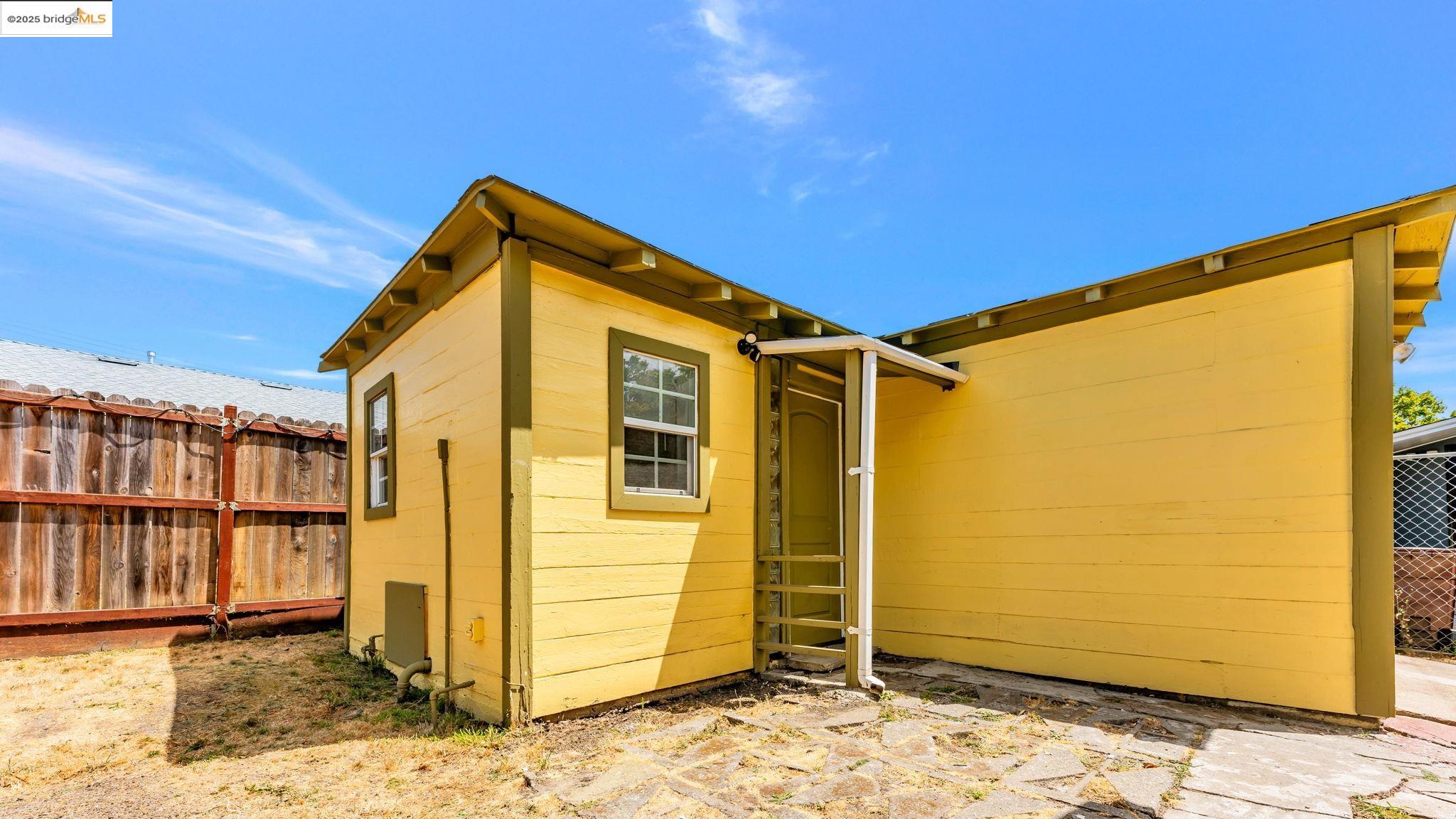 Detail Gallery Image 31 of 37 For 528 La Prenda Drive, Oakland,  CA 94603 - 3 Beds | 2/1 Baths