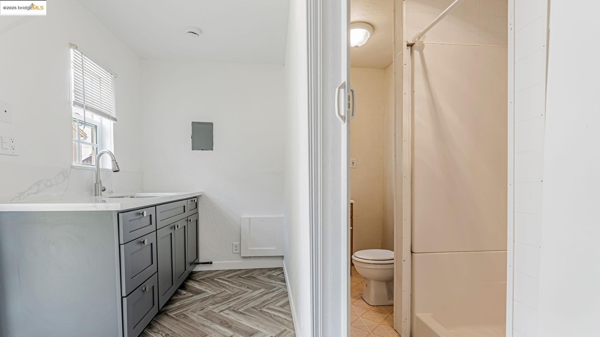Detail Gallery Image 36 of 37 For 528 La Prenda Drive, Oakland,  CA 94603 - 3 Beds | 2/1 Baths