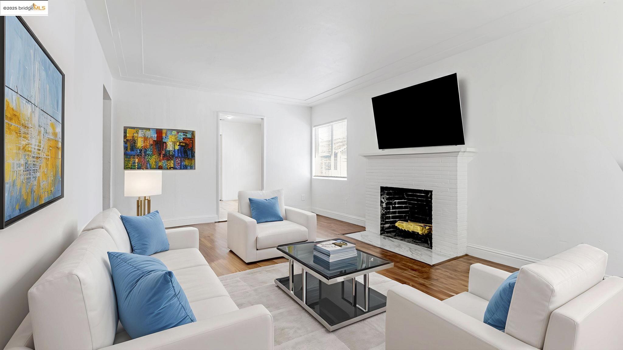Detail Gallery Image 8 of 37 For 528 La Prenda Drive, Oakland,  CA 94603 - 3 Beds | 2/1 Baths