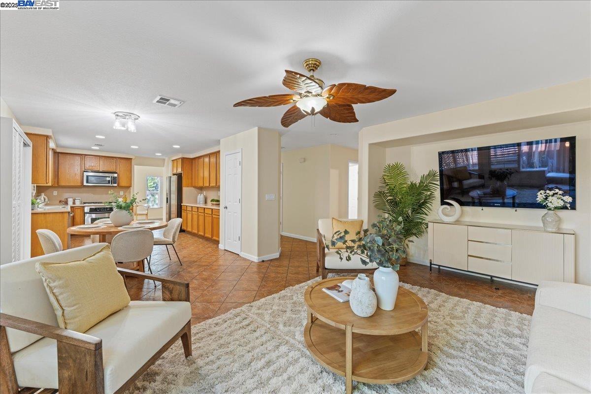 Detail Gallery Image 13 of 60 For 4709 Bartram Run Ct, Stockton,  CA 95212 - 6 Beds | 3 Baths