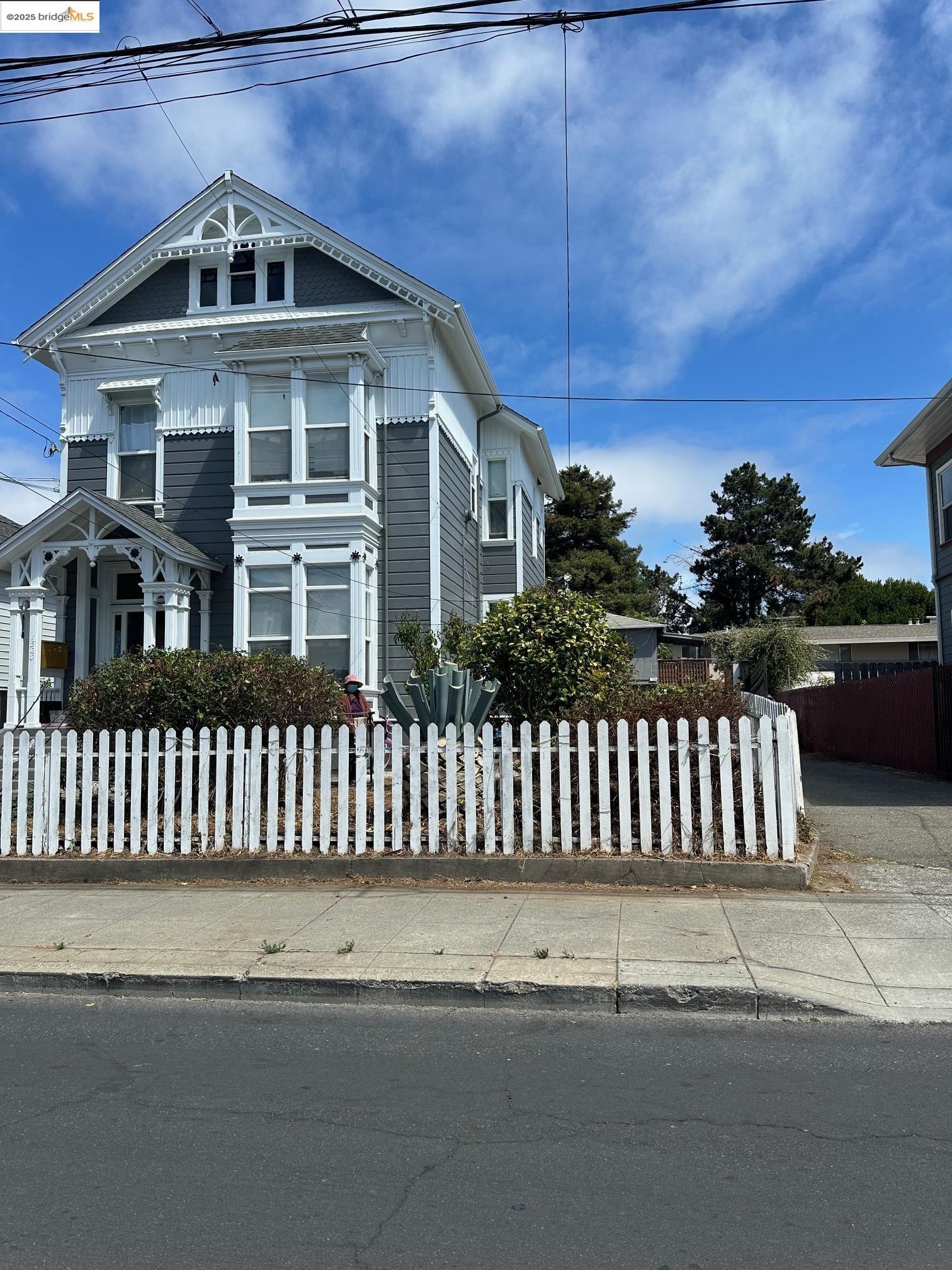 1520 Willow St, Alameda, California 94501, ,Residential Income,For Sale,1520 Willow St,41106203