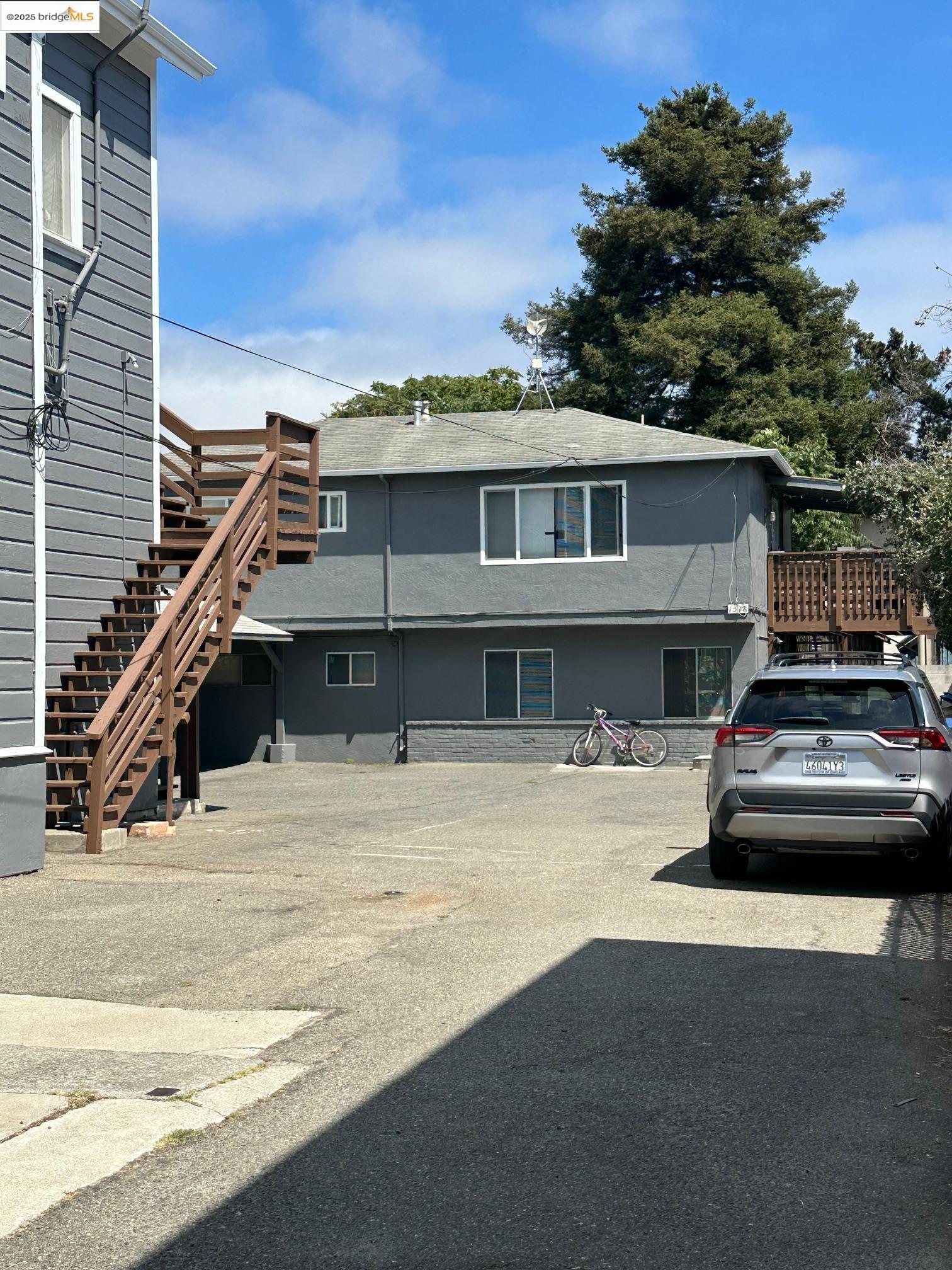 1520 Willow St, Alameda, California 94501, ,Residential Income,For Sale,1520 Willow St,41106203