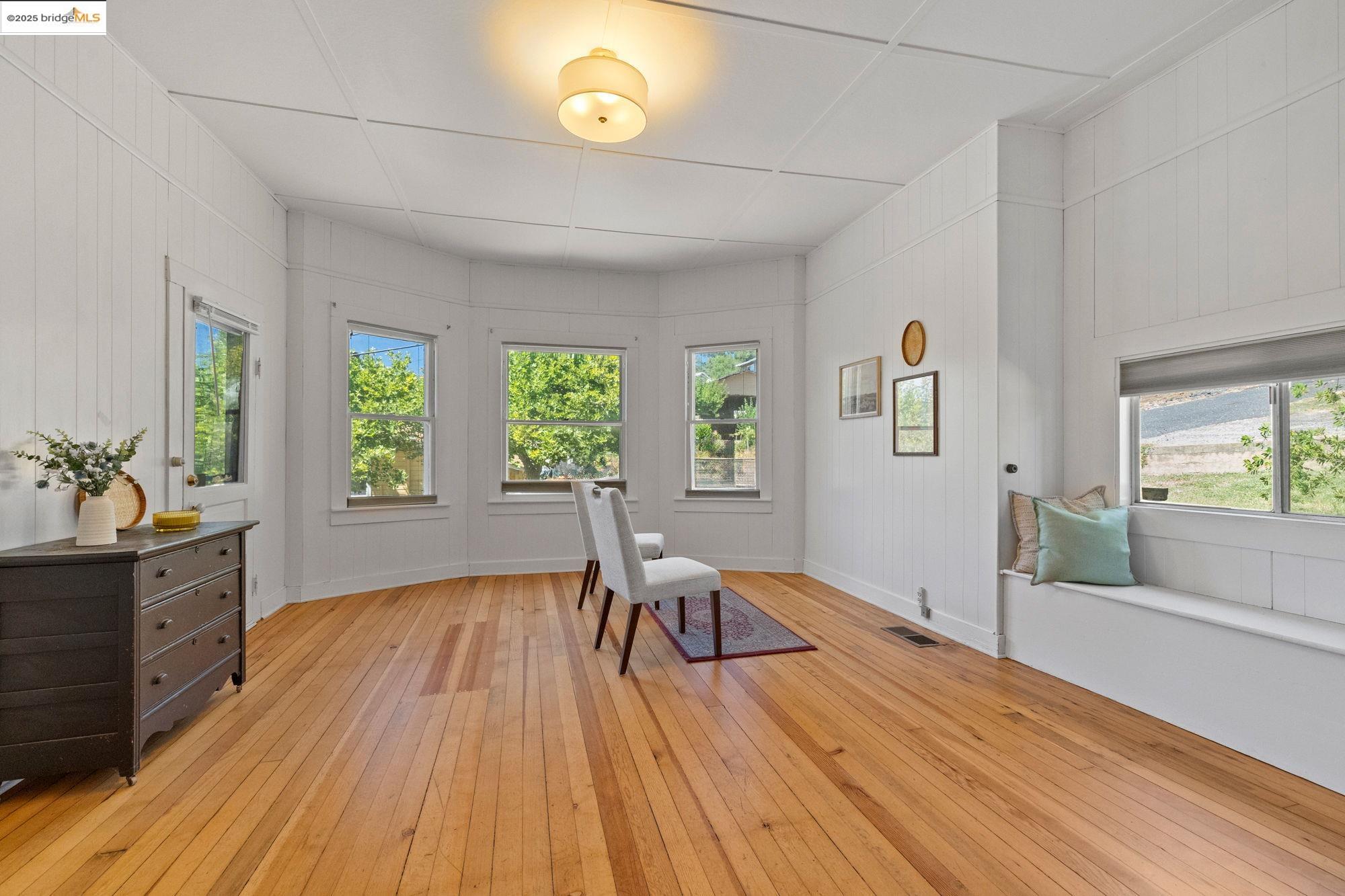 55 Tuolumne St, Sonora, California 95370, 2 Bedrooms Bedrooms, 5 Rooms Rooms,2 BathroomsBathrooms,Residential,For Sale,55 Tuolumne St,41106209