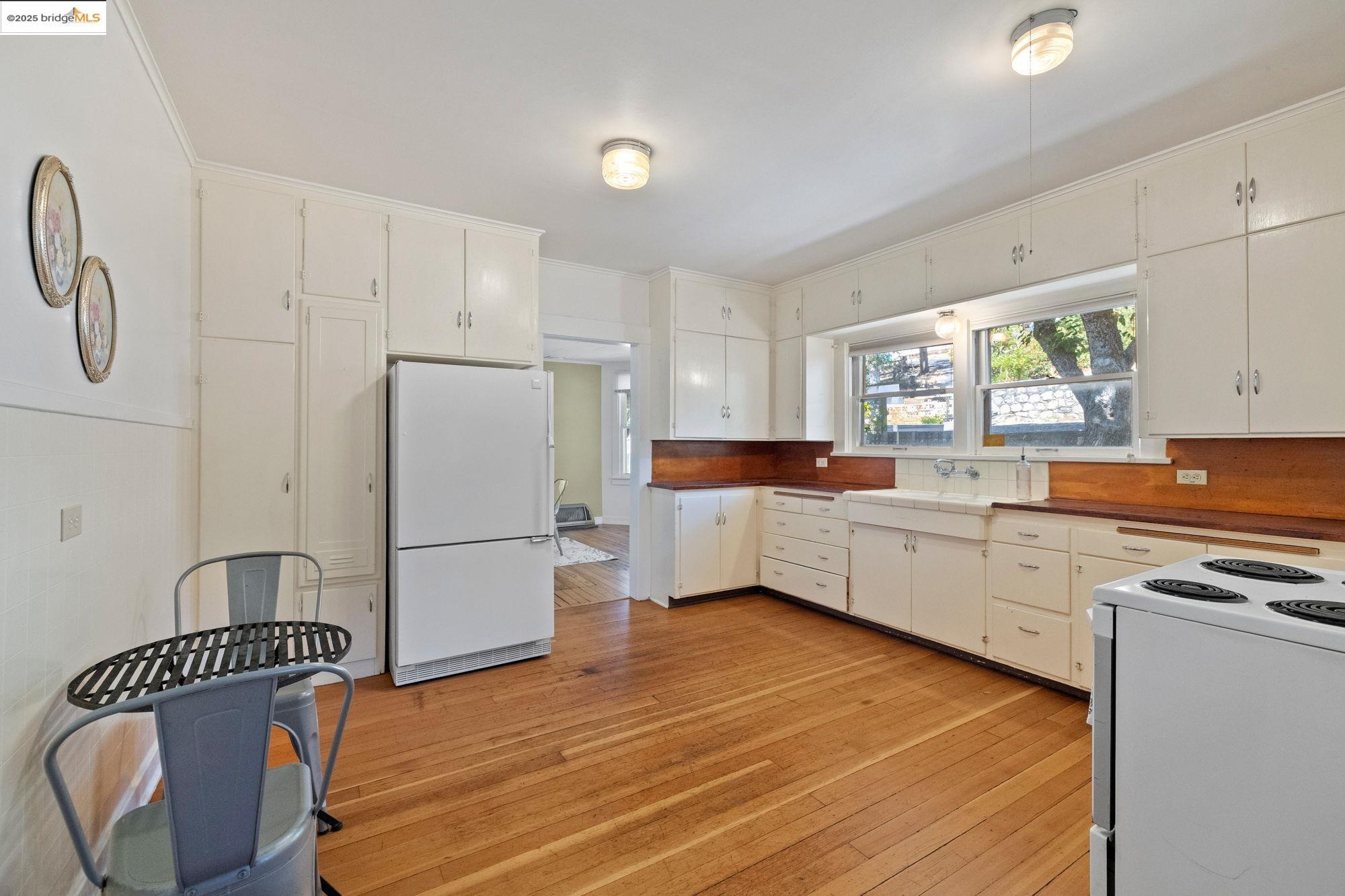 55 Tuolumne St, Sonora, California 95370, 2 Bedrooms Bedrooms, 5 Rooms Rooms,2 BathroomsBathrooms,Residential,For Sale,55 Tuolumne St,41106209