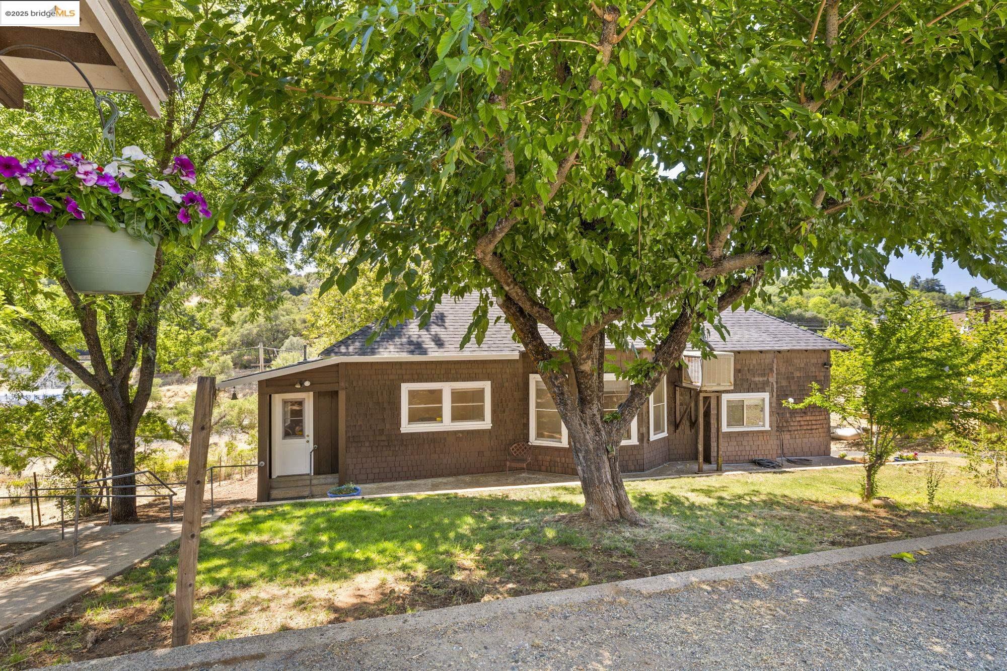 55 Tuolumne St, Sonora, California 95370, 2 Bedrooms Bedrooms, 5 Rooms Rooms,2 BathroomsBathrooms,Residential,For Sale,55 Tuolumne St,41106209