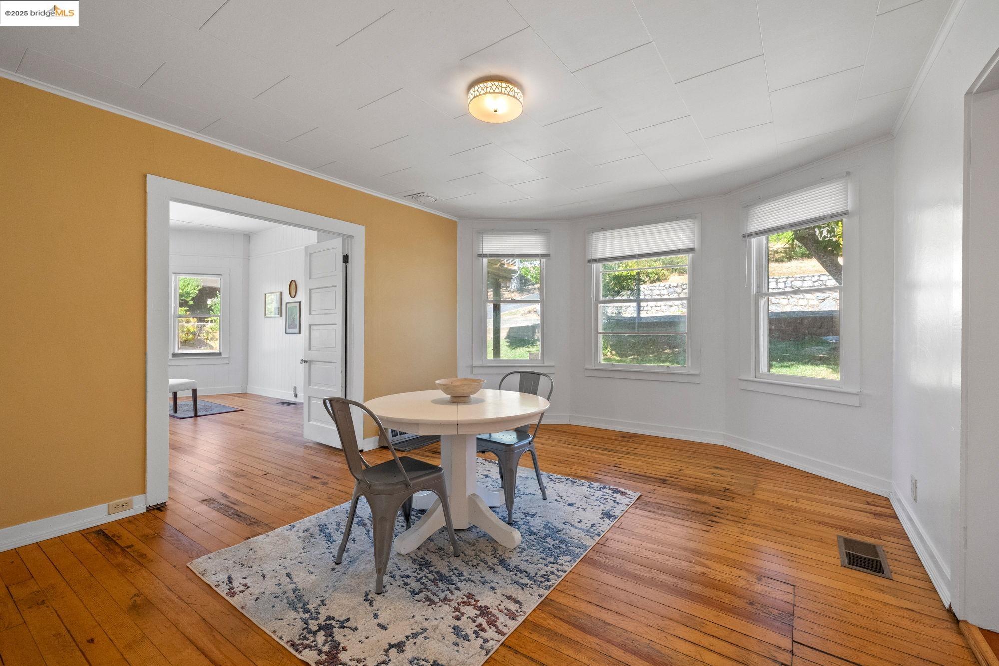 55 Tuolumne St, Sonora, California 95370, 2 Bedrooms Bedrooms, 5 Rooms Rooms,2 BathroomsBathrooms,Residential,For Sale,55 Tuolumne St,41106209