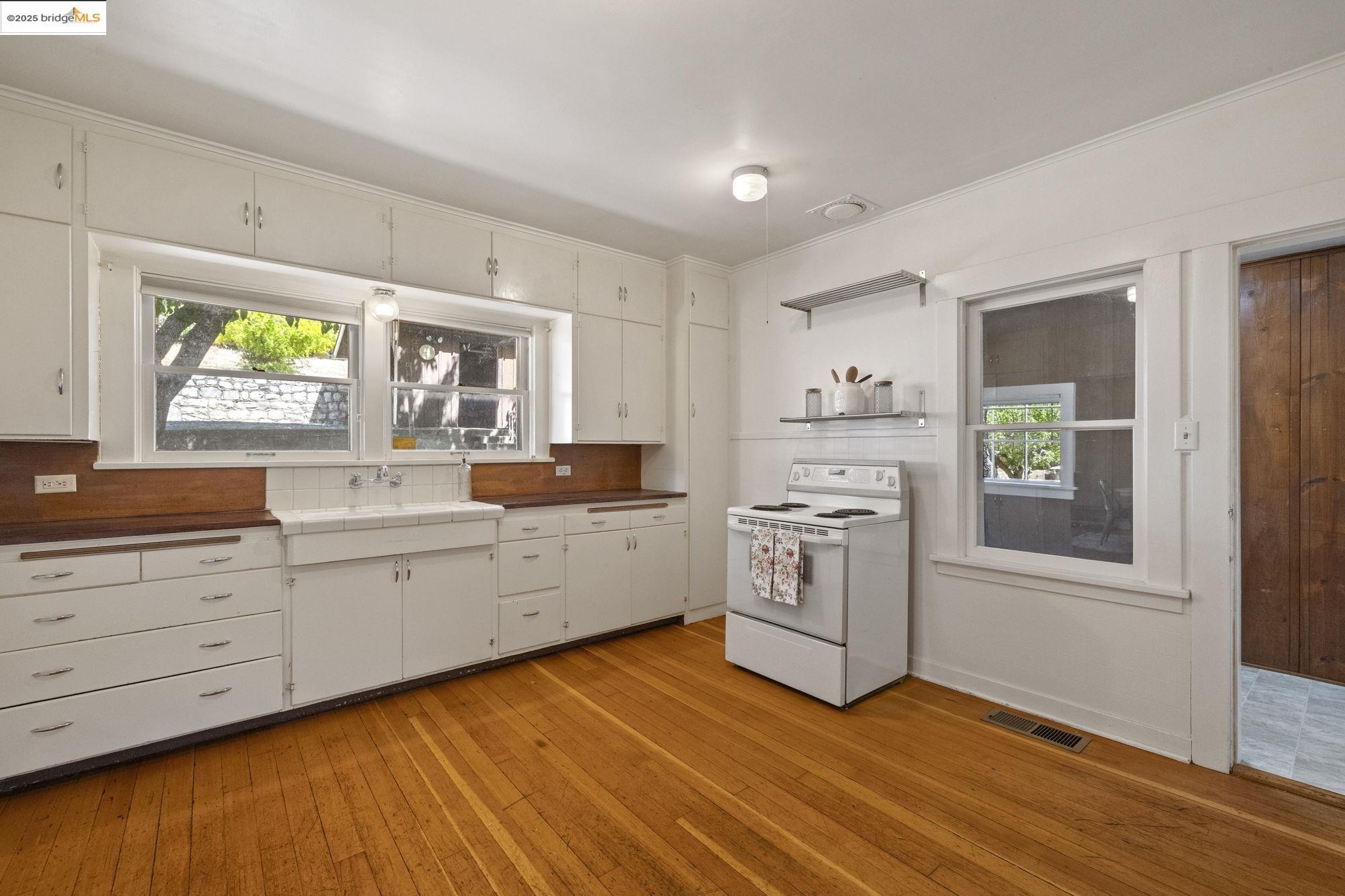 55 Tuolumne St, Sonora, California 95370, 2 Bedrooms Bedrooms, 5 Rooms Rooms,2 BathroomsBathrooms,Residential,For Sale,55 Tuolumne St,41106209
