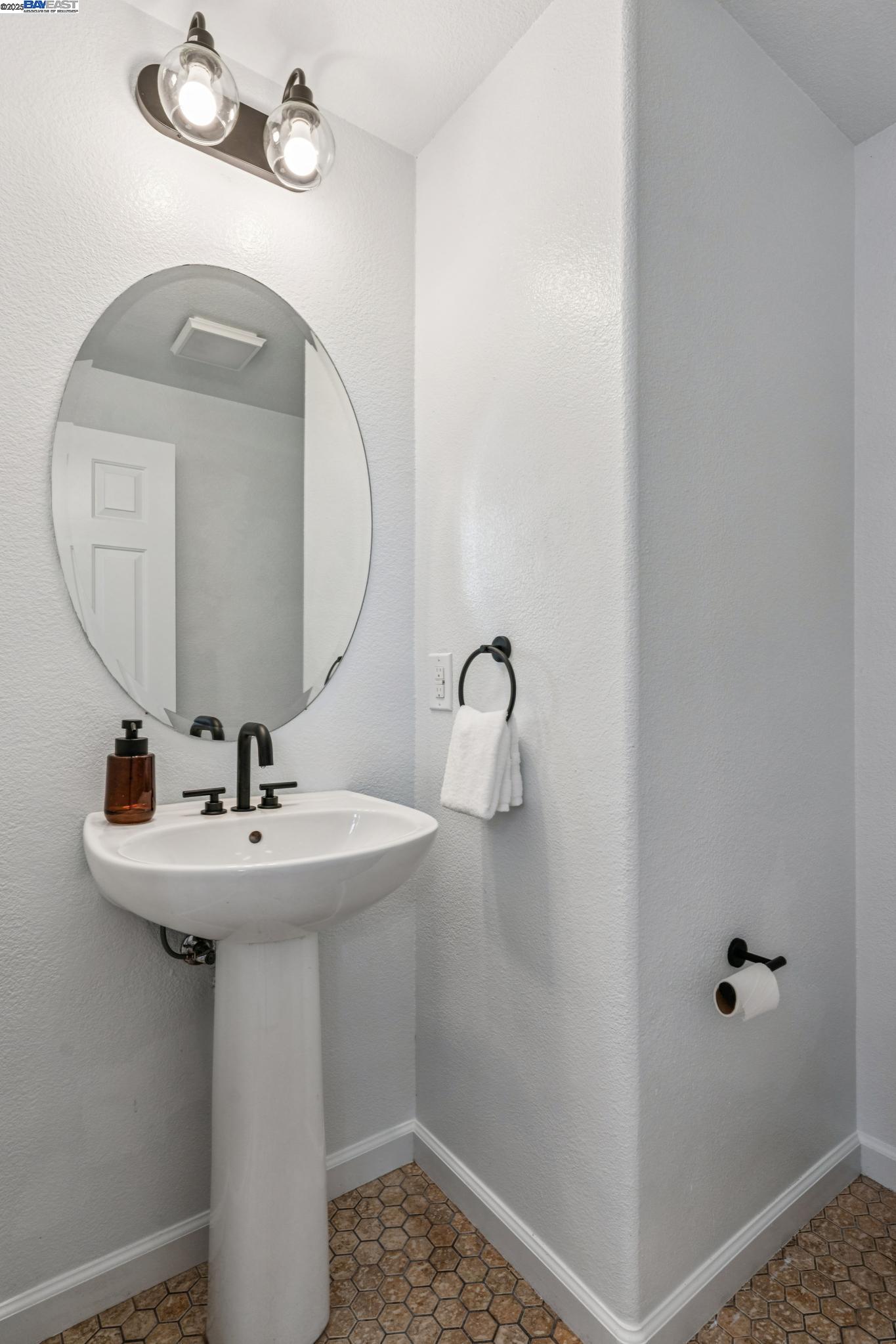 5929 Linwood Cmn, Livermore, California 94550, 3 Bedrooms Bedrooms, 6 Rooms Rooms,2 BathroomsBathrooms,Residential,For Sale,5929 Linwood Cmn,41106210