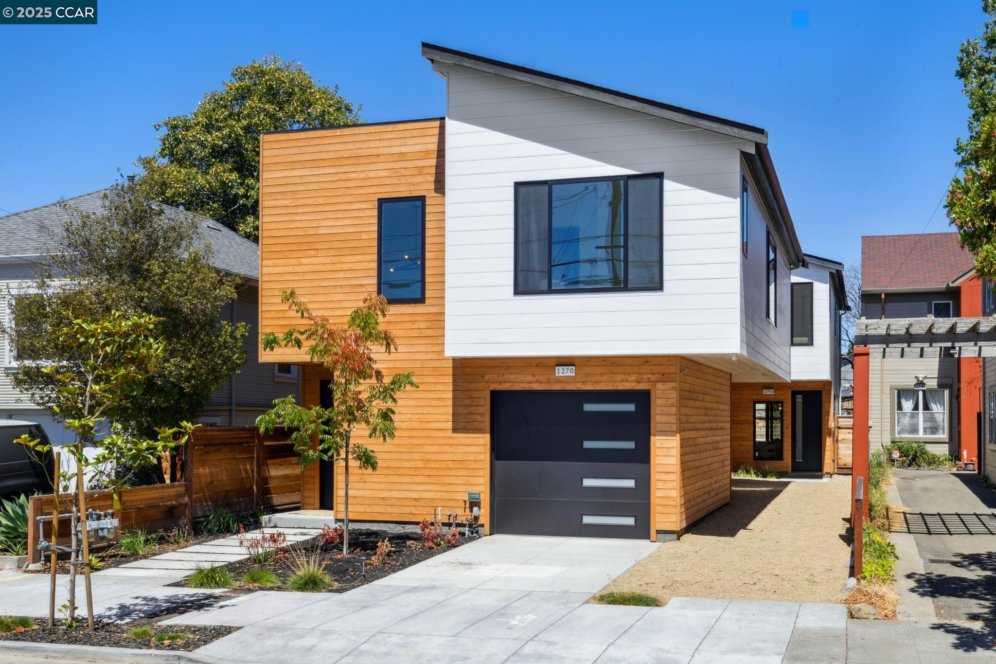 Detail Gallery Image 2 of 30 For 1270 64th St, Emeryville,  CA 94608 - 3 Beds | 2/1 Baths