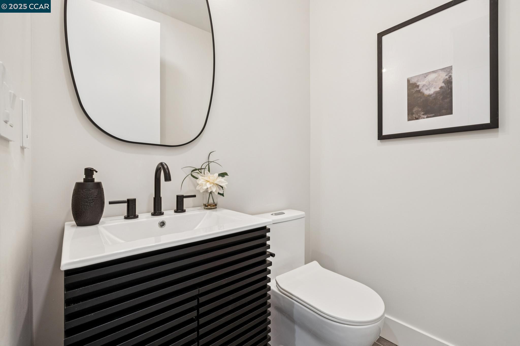 Detail Gallery Image 12 of 30 For 1270 64th St, Emeryville,  CA 94608 - 3 Beds | 2/1 Baths