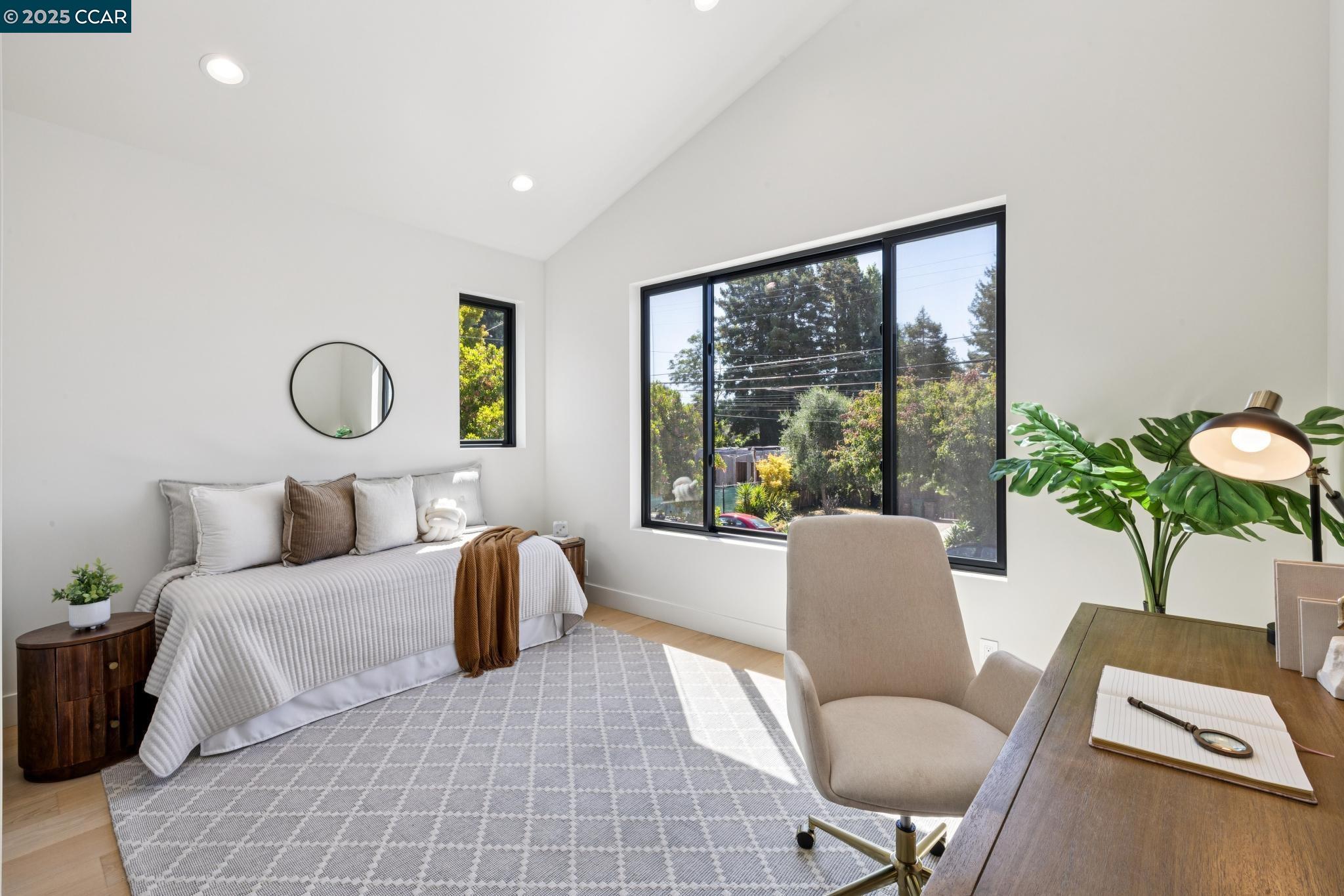 Detail Gallery Image 16 of 30 For 1270 64th St, Emeryville,  CA 94608 - 3 Beds | 2/1 Baths