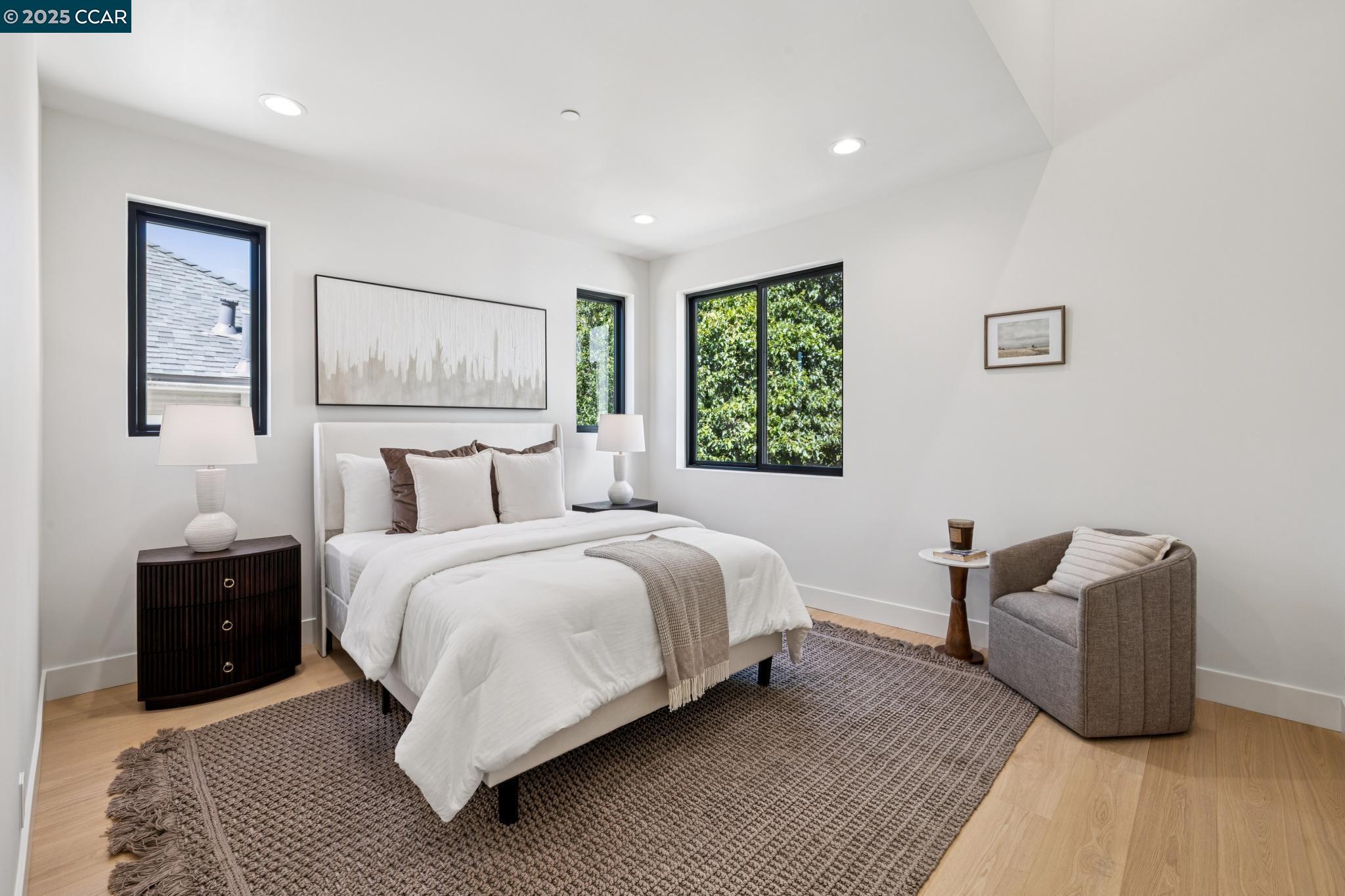 Detail Gallery Image 17 of 30 For 1270 64th St, Emeryville,  CA 94608 - 3 Beds | 2/1 Baths