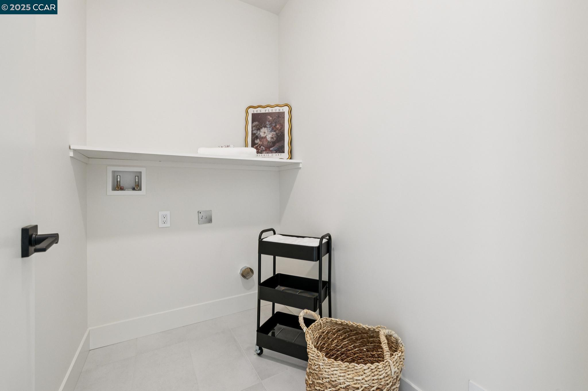 Detail Gallery Image 24 of 30 For 1270 64th St, Emeryville,  CA 94608 - 3 Beds | 2/1 Baths