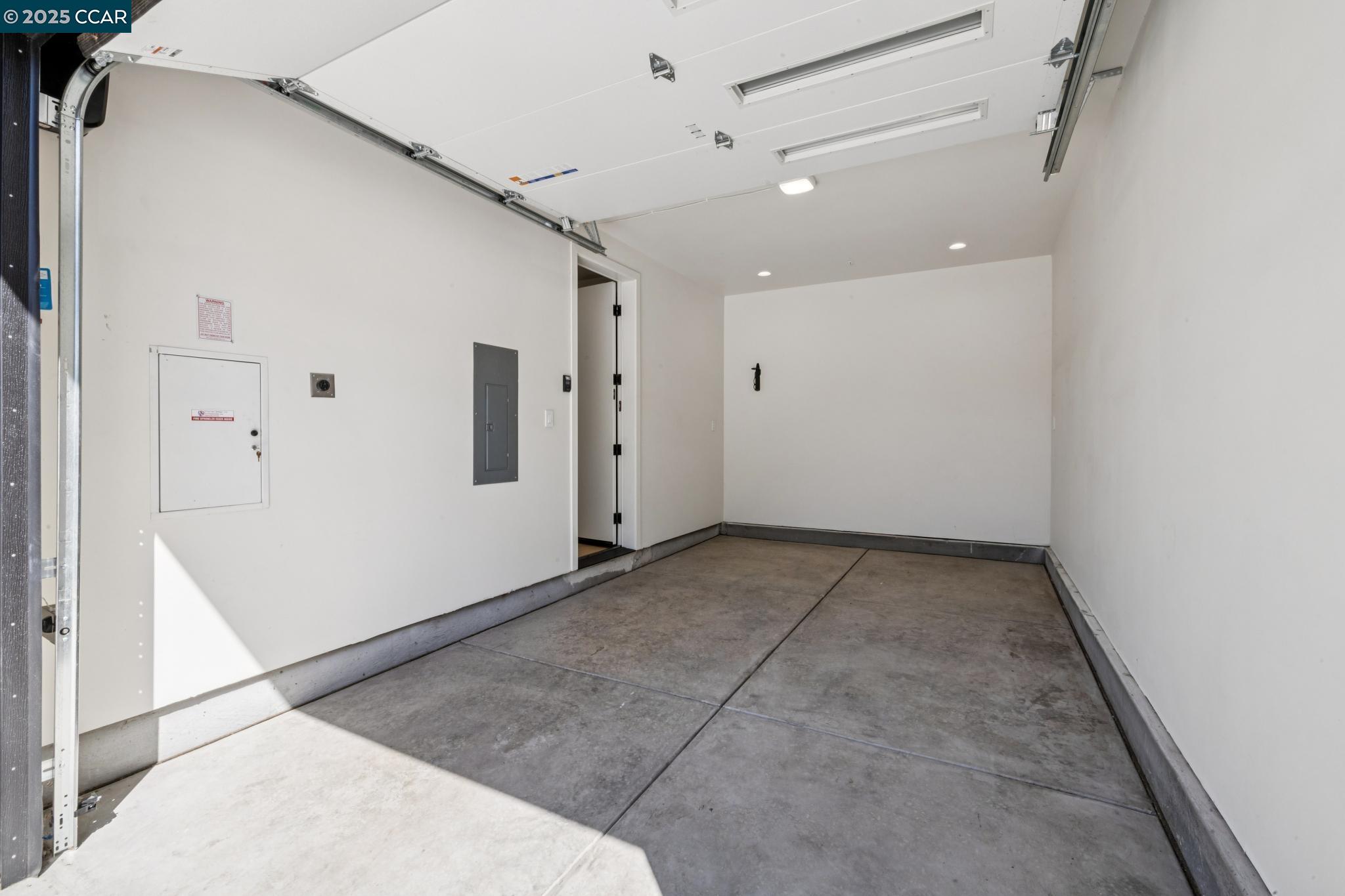 Detail Gallery Image 25 of 30 For 1270 64th St, Emeryville,  CA 94608 - 3 Beds | 2/1 Baths