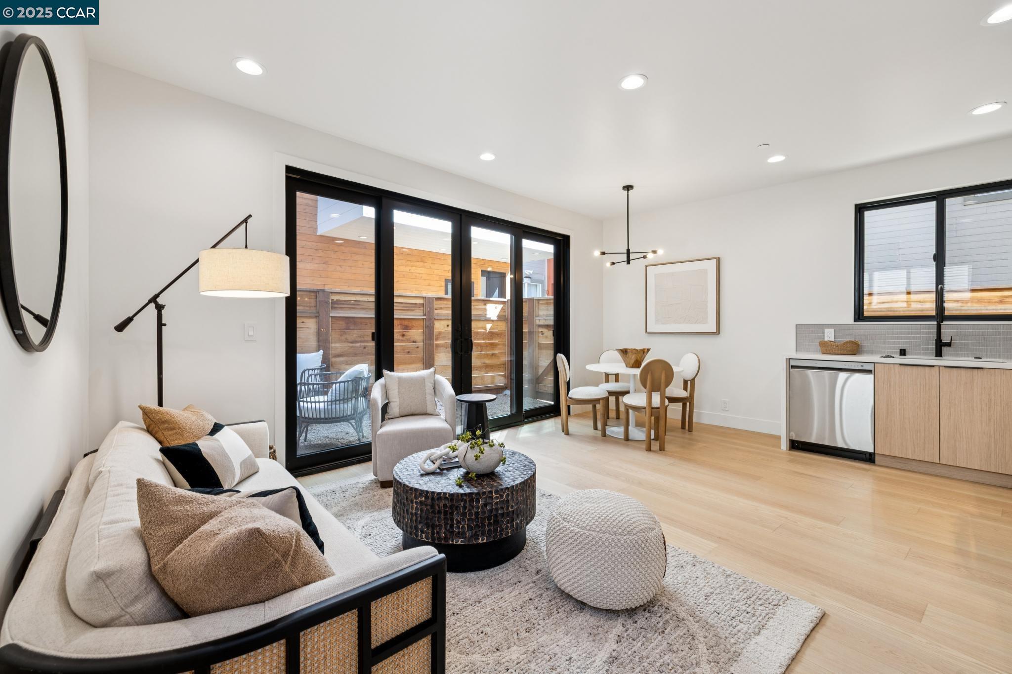 Detail Gallery Image 7 of 30 For 1270 64th St, Emeryville,  CA 94608 - 3 Beds | 2/1 Baths