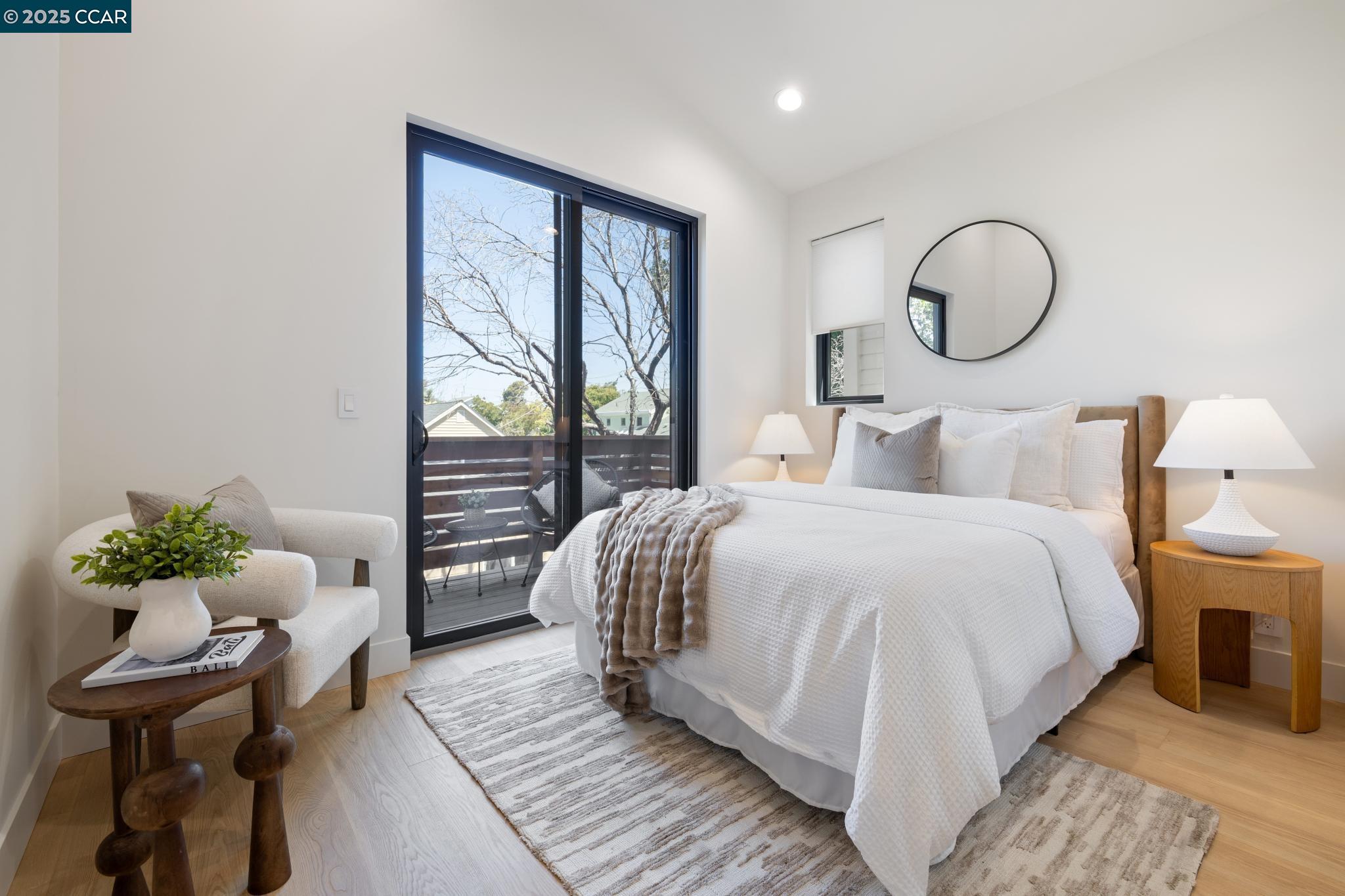 Detail Gallery Image 16 of 28 For 1270a 64th St, Emeryville,  CA 94608 - 3 Beds | 2/1 Baths