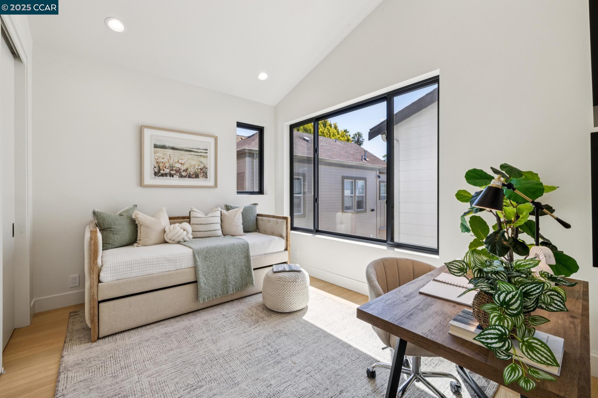 Detail Gallery Image 19 of 28 For 1270a 64th St, Emeryville,  CA 94608 - 3 Beds | 2/1 Baths