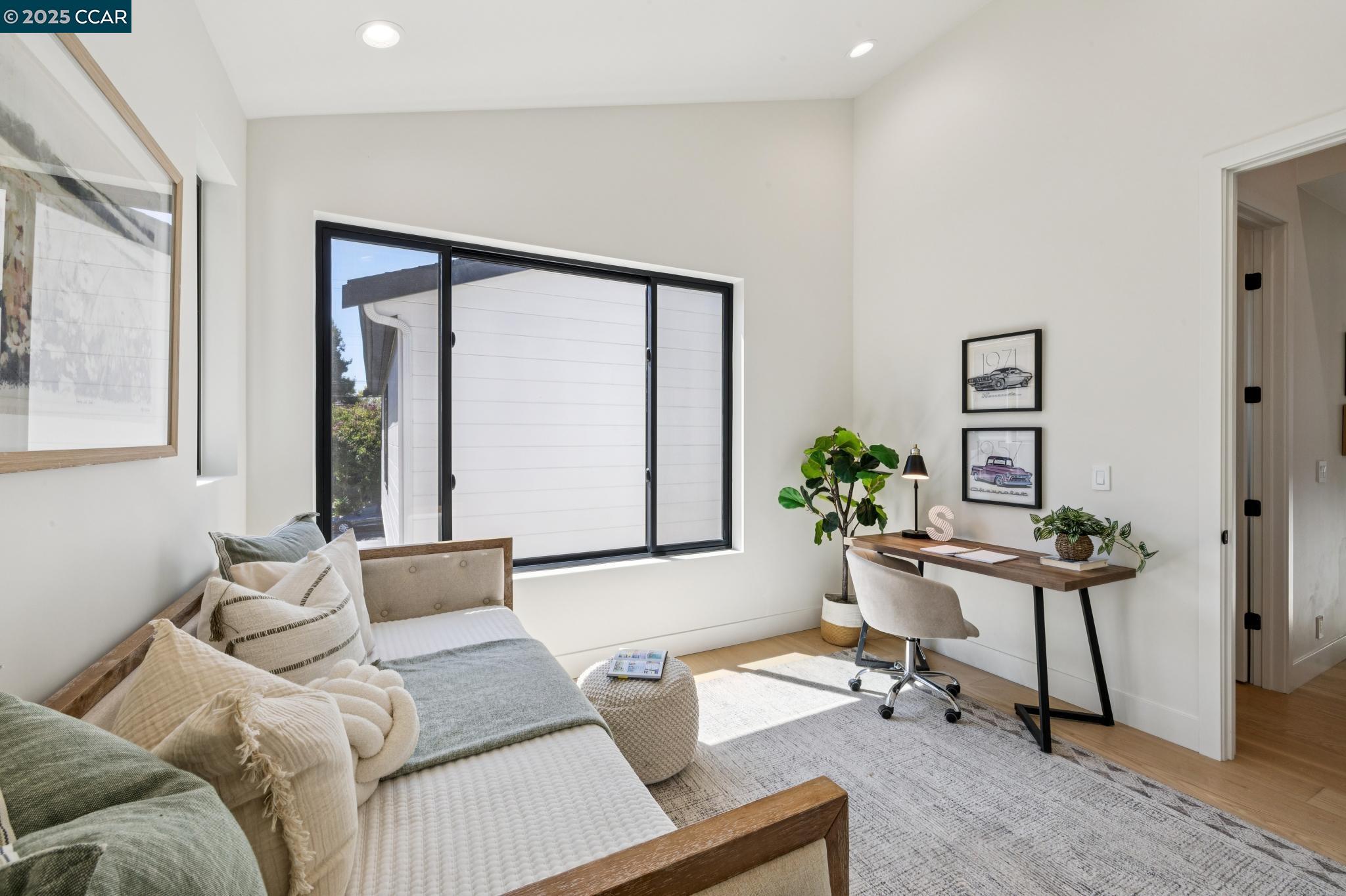 Detail Gallery Image 20 of 28 For 1270a 64th St, Emeryville,  CA 94608 - 3 Beds | 2/1 Baths
