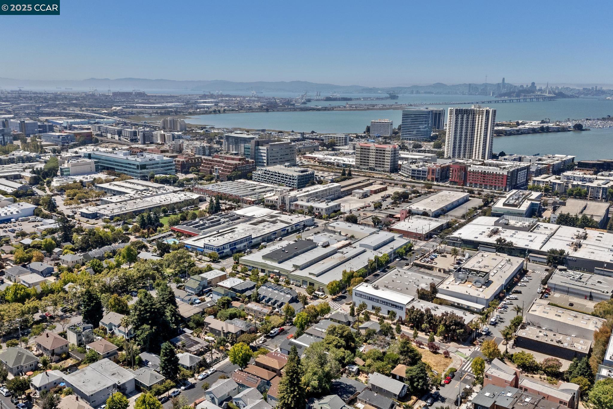Detail Gallery Image 26 of 28 For 1270a 64th St, Emeryville,  CA 94608 - 3 Beds | 2/1 Baths