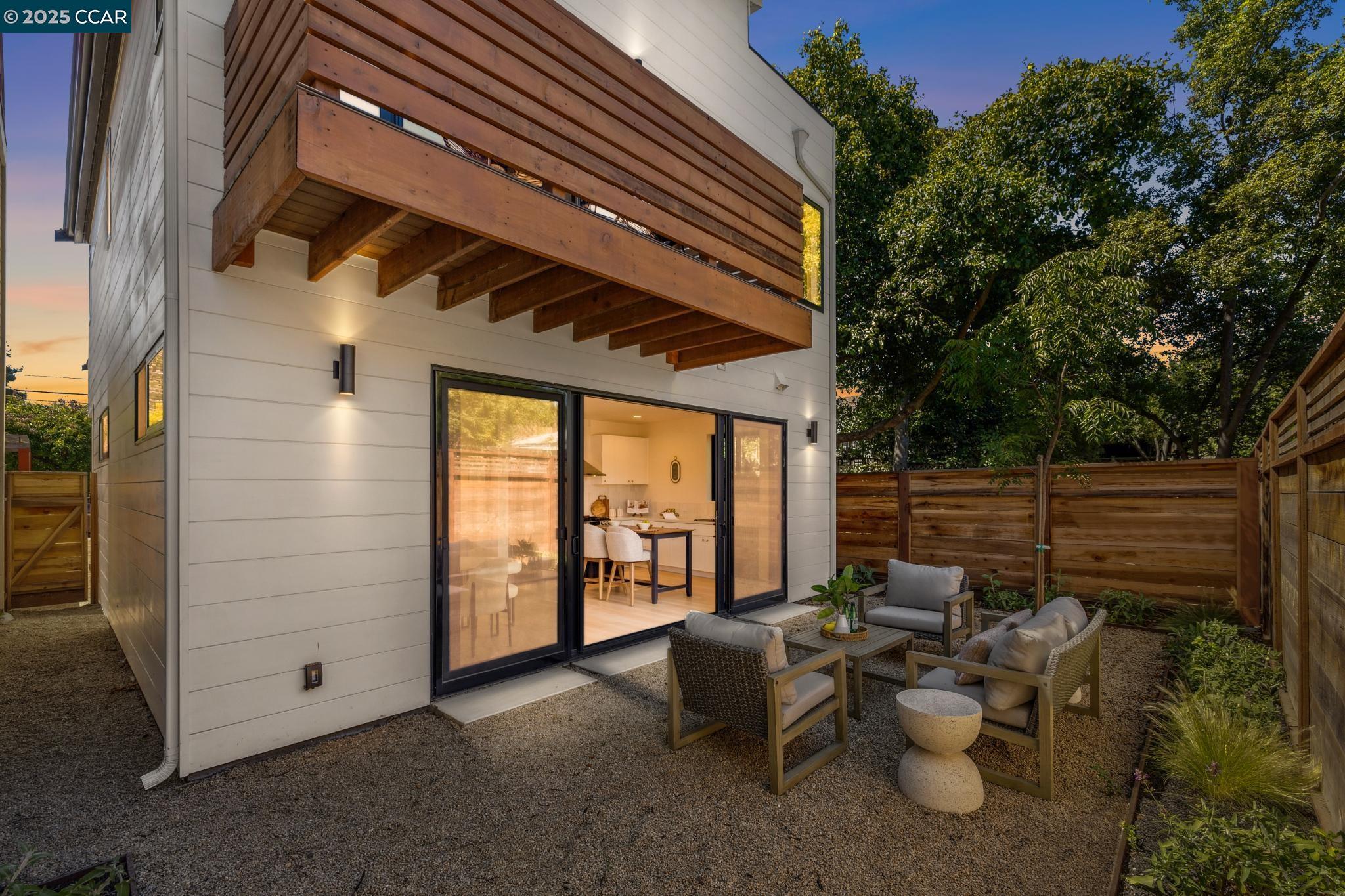 Detail Gallery Image 28 of 28 For 1270a 64th St, Emeryville,  CA 94608 - 3 Beds | 2/1 Baths