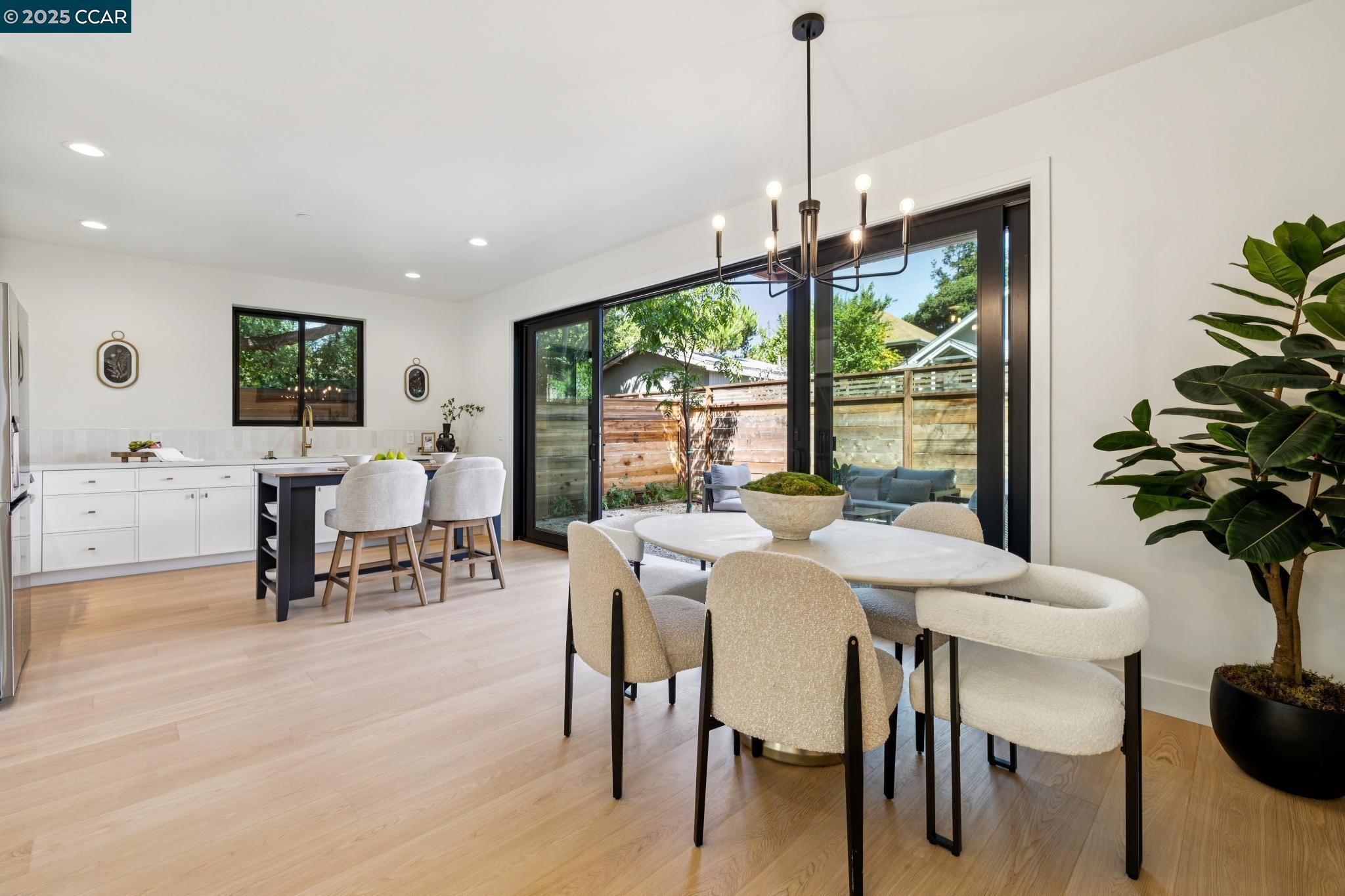 Detail Gallery Image 8 of 28 For 1270a 64th St, Emeryville,  CA 94608 - 3 Beds | 2/1 Baths
