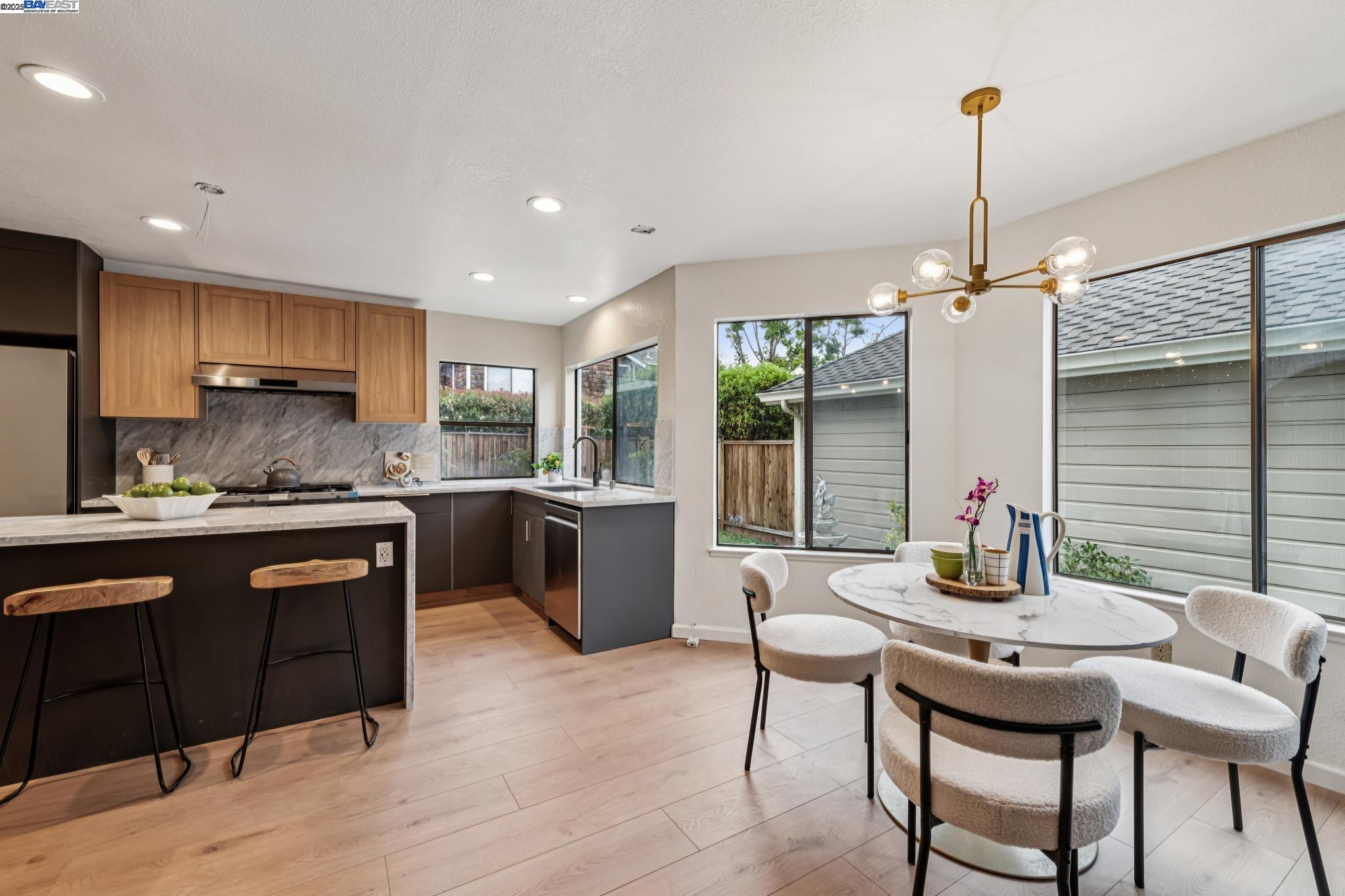 209 Cumberland Ct, Alameda, California 94502, 5 Bedrooms Bedrooms, 9 Rooms Rooms,2 BathroomsBathrooms,Residential,For Sale,209 Cumberland Ct,41106216