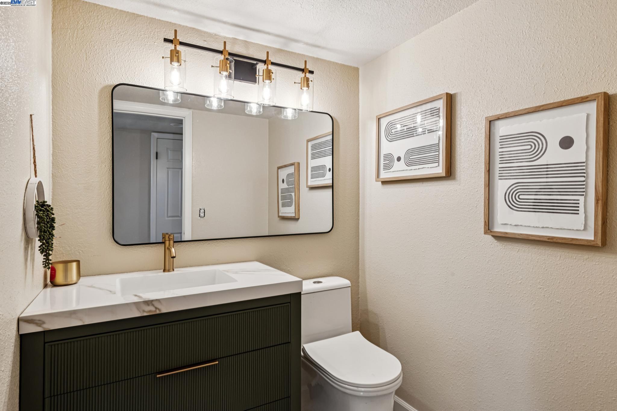 209 Cumberland Ct, Alameda, California 94502, 5 Bedrooms Bedrooms, 9 Rooms Rooms,2 BathroomsBathrooms,Residential,For Sale,209 Cumberland Ct,41106216
