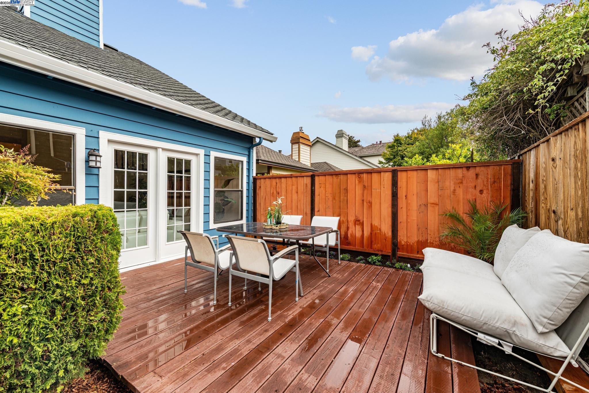 209 Cumberland Ct, Alameda, California 94502, 5 Bedrooms Bedrooms, 9 Rooms Rooms,2 BathroomsBathrooms,Residential,For Sale,209 Cumberland Ct,41106216